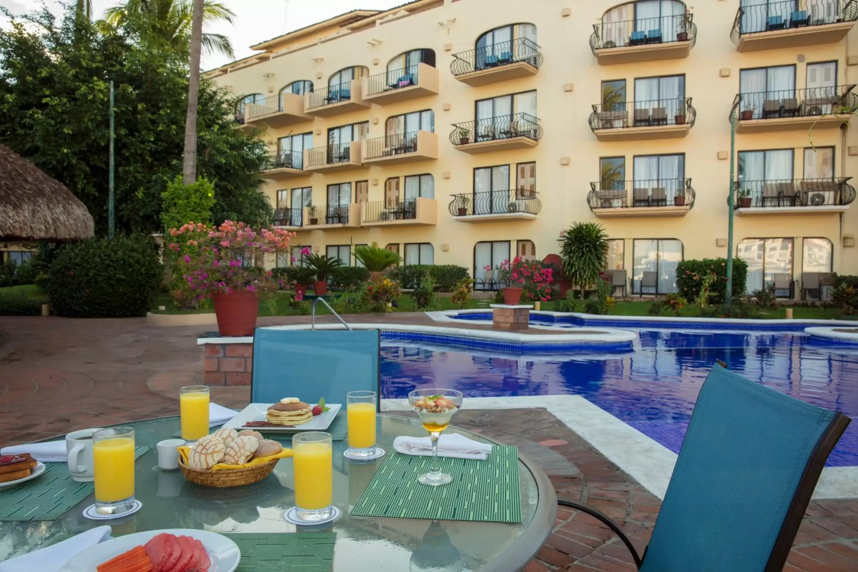 Food and drinks, Swimming Pool in Flamingo Vallarta Hotel & Marina