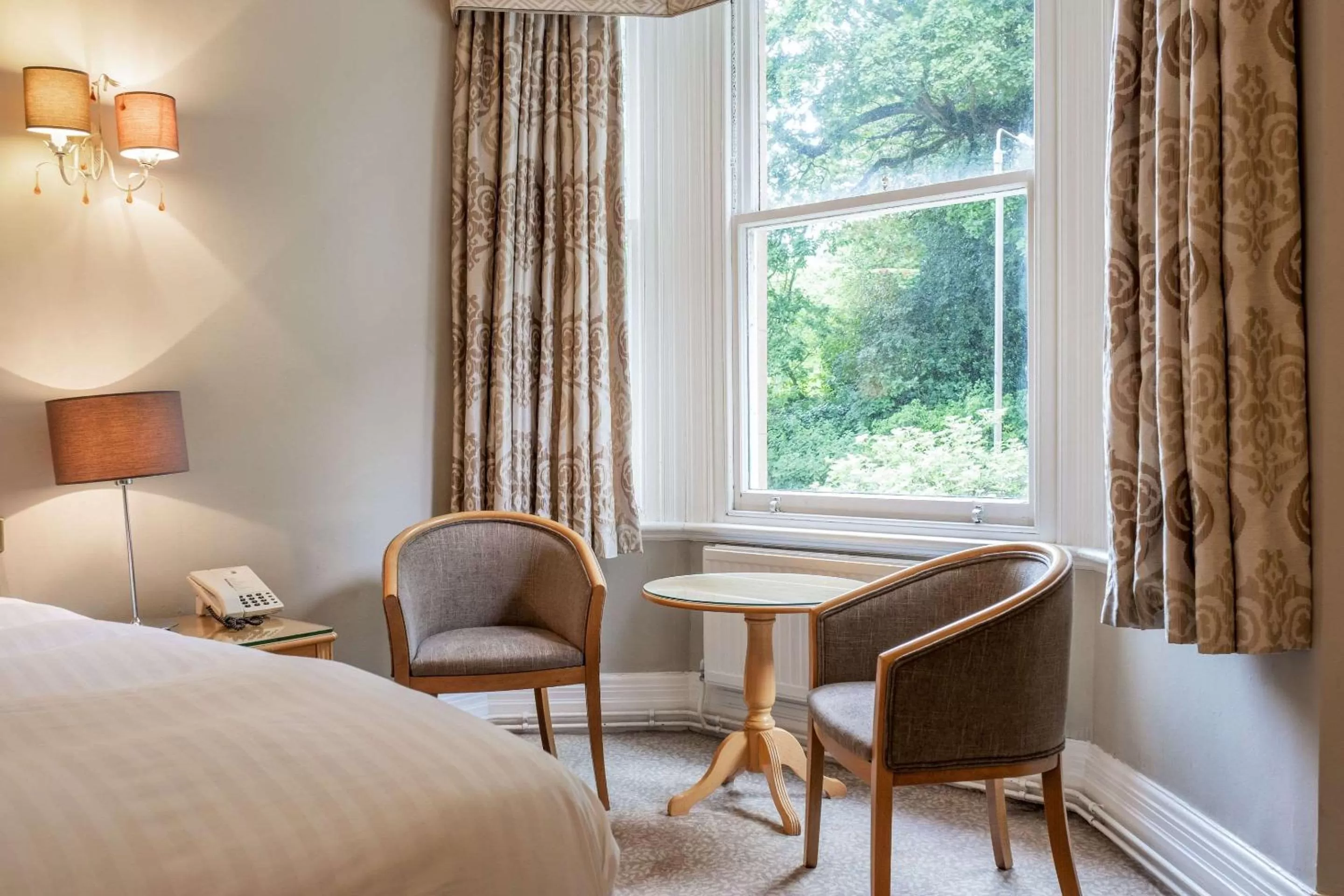 Photo of the whole room, Bed in Makeney Hall Hotel