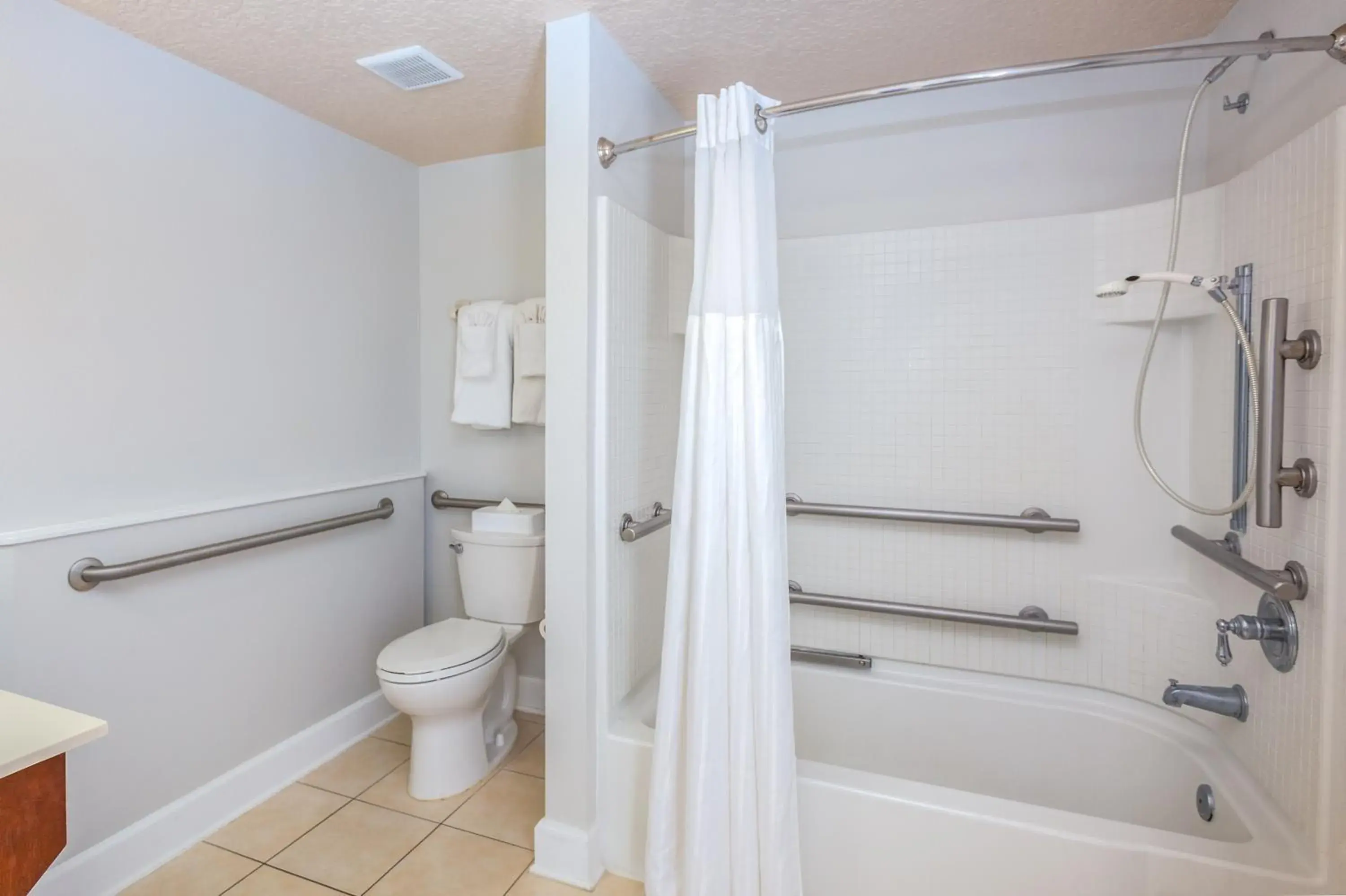 Bathroom in Seaside Amelia Inn - Amelia Island