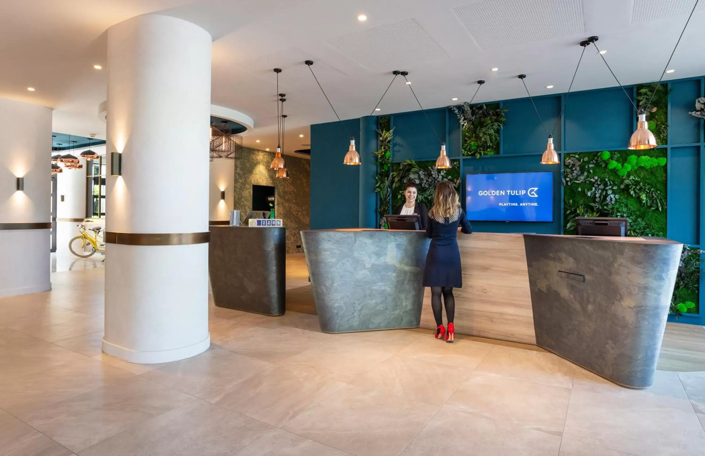 Staff, Lobby/Reception in Golden Tulip Aix les Bains - Hotel & Spa