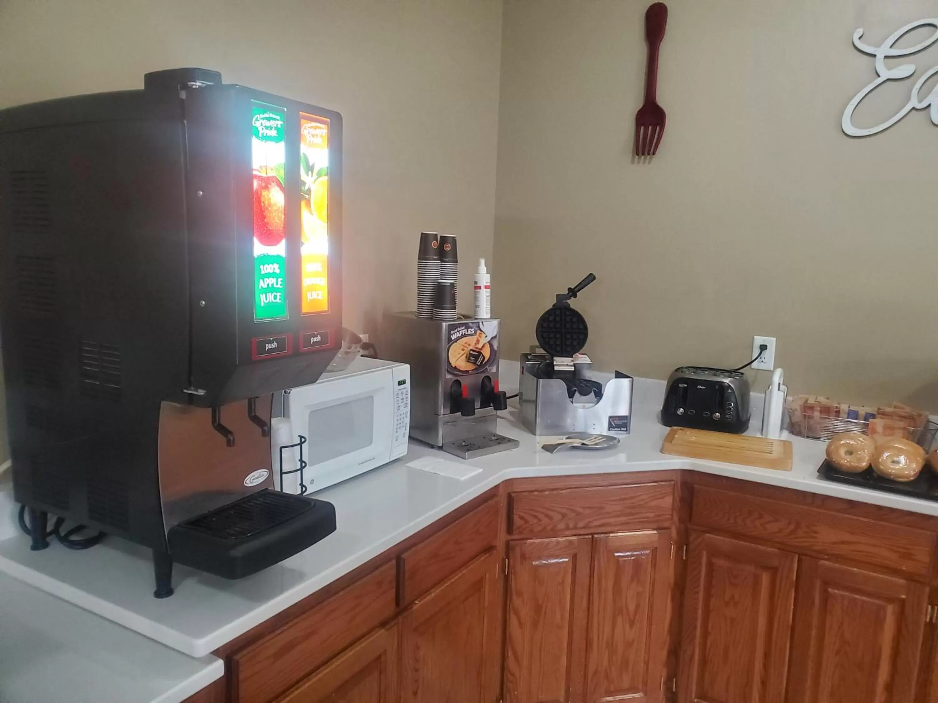 Breakfast in GrandStay Hotel & Suites Ames