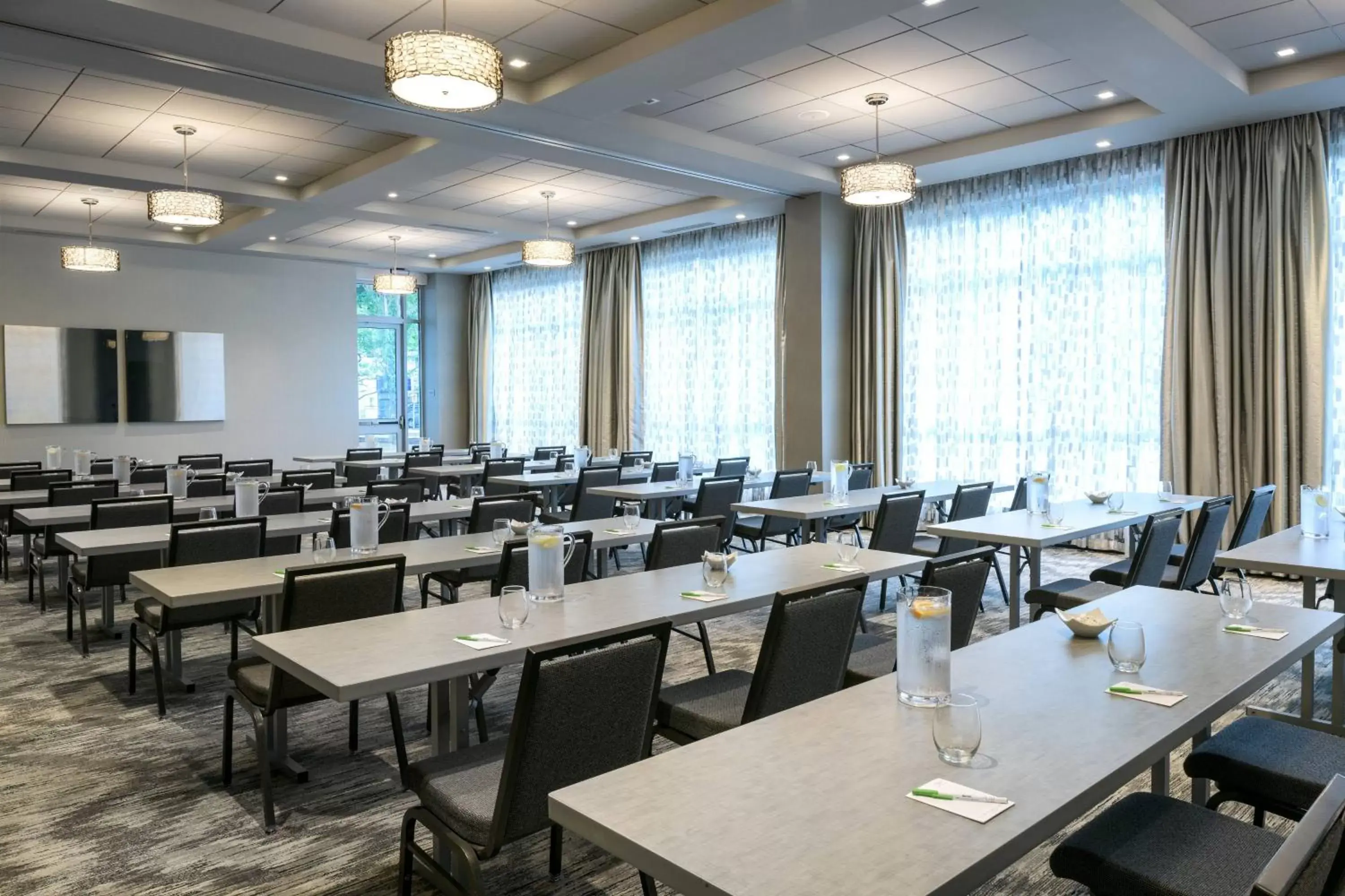 Meeting/conference room in Courtyard by Marriott Edgewater NYC Area