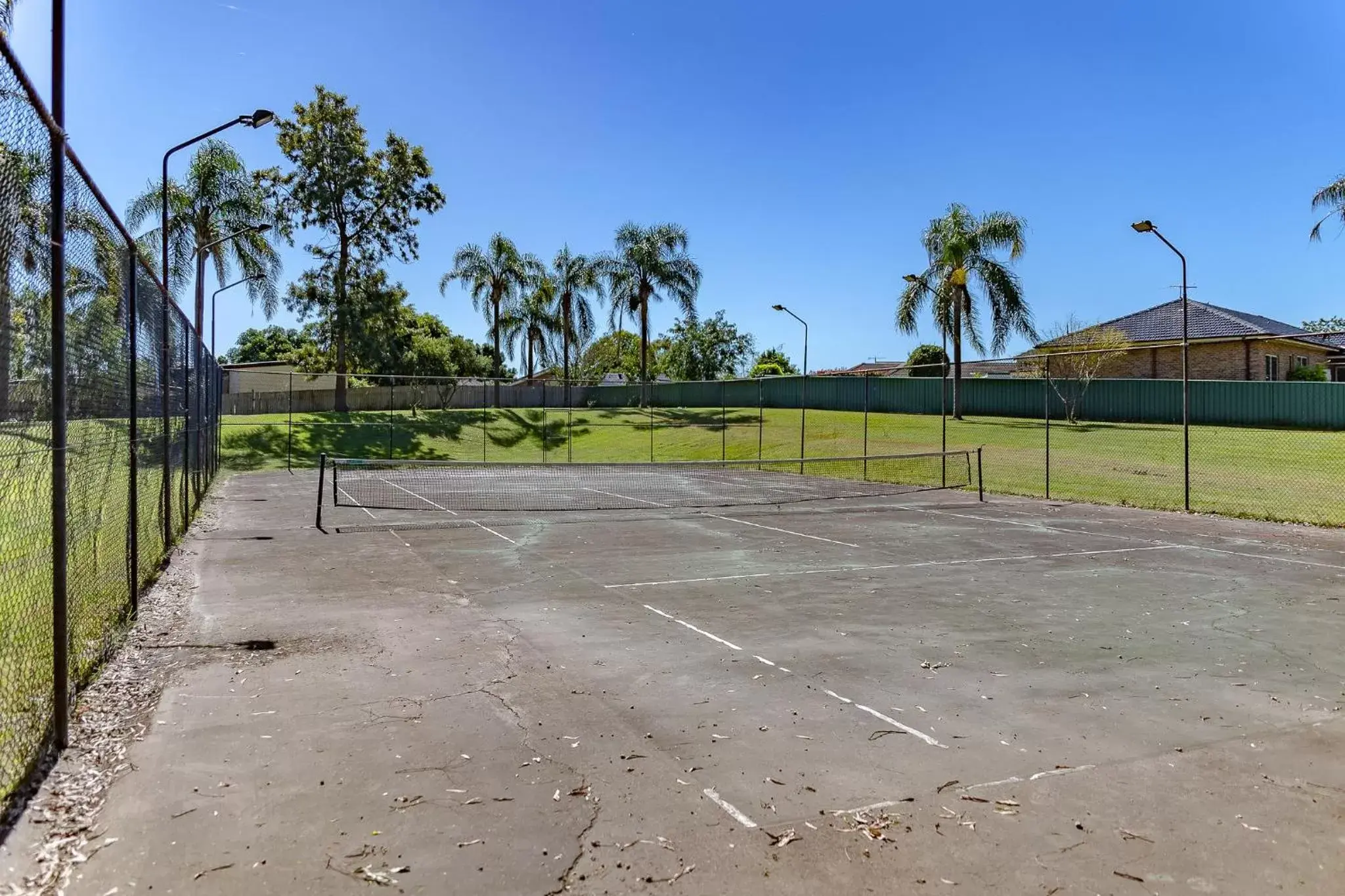 Tennis court, Tennis/Squash in Charbonnier Motor Inn
