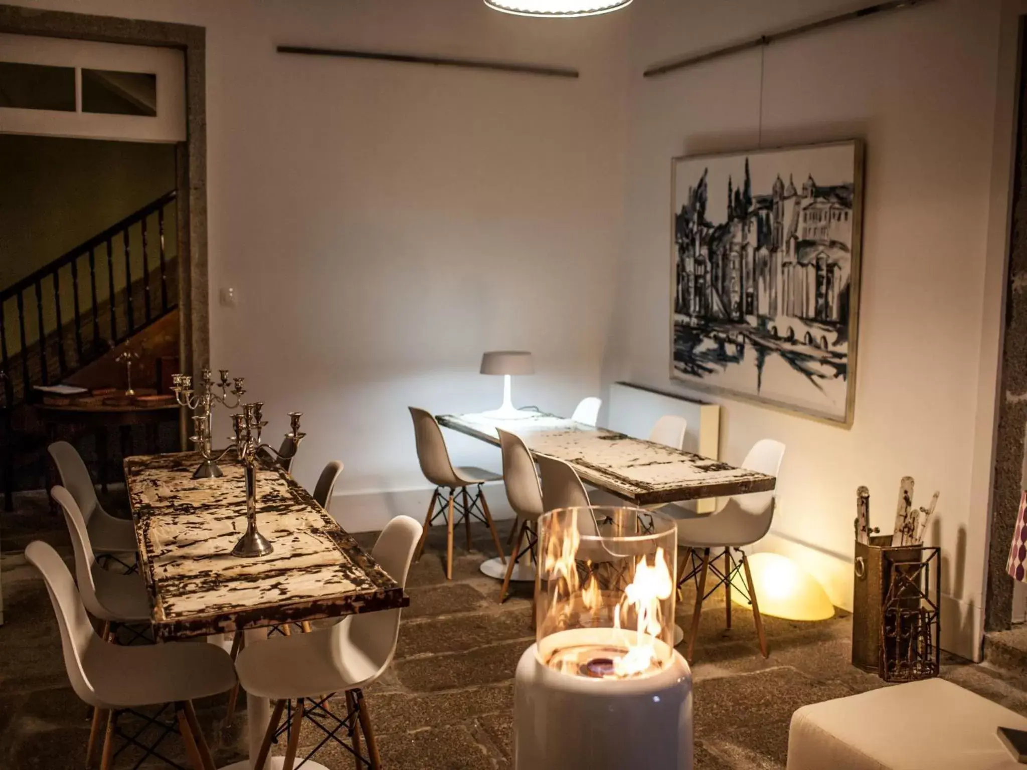 Restaurant/Places to Eat in Oporto Loft