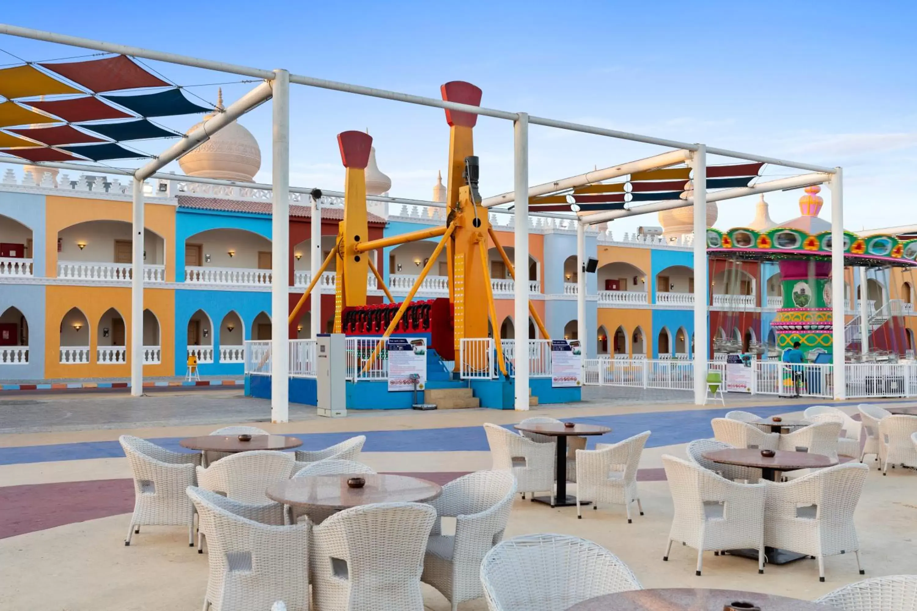 Evening entertainment in Pickalbatros Alf Leila Wa Leila Resort - Neverland Hurghada