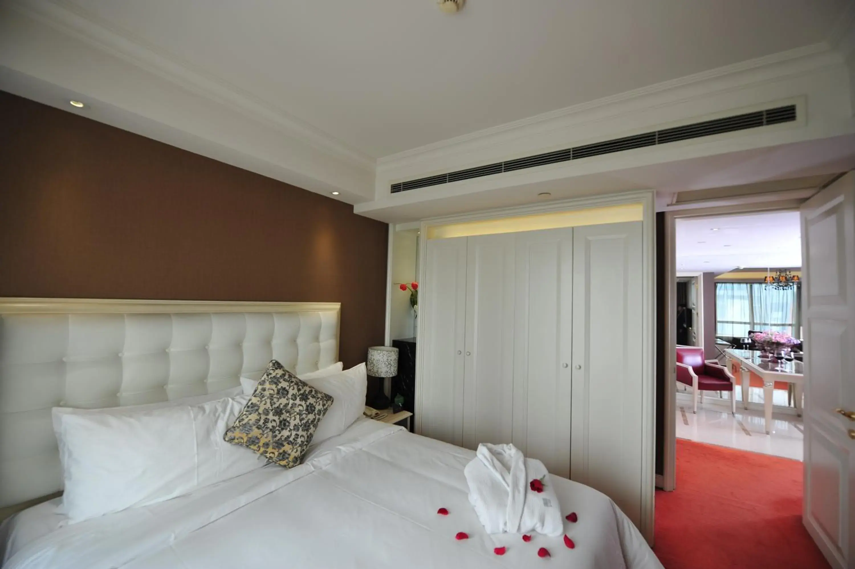 Bed in Wealthy Hotel Suzhou