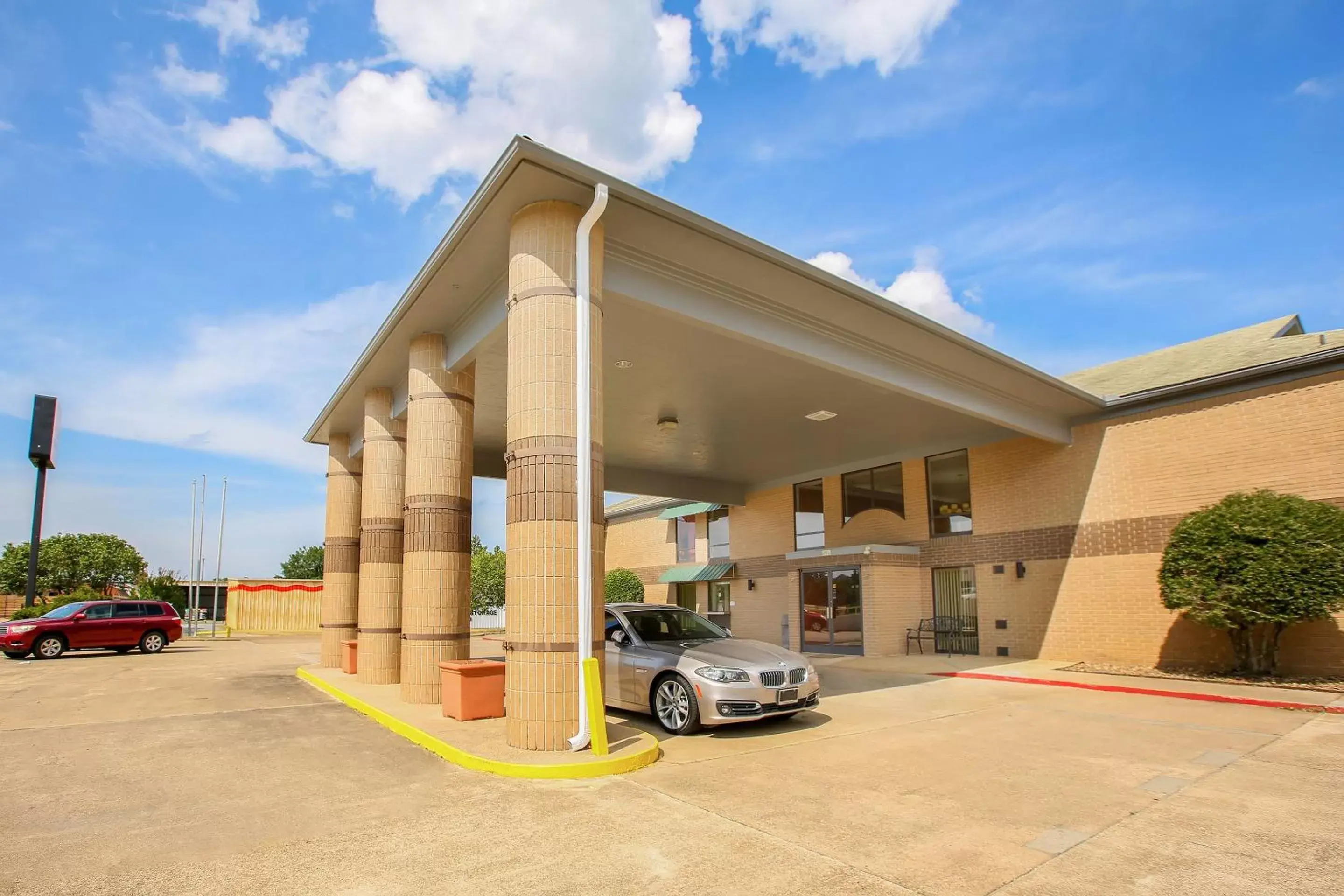 Facade/entrance, Property Building in OYO Hotel Texarkana Trinity AR Hwy I-30