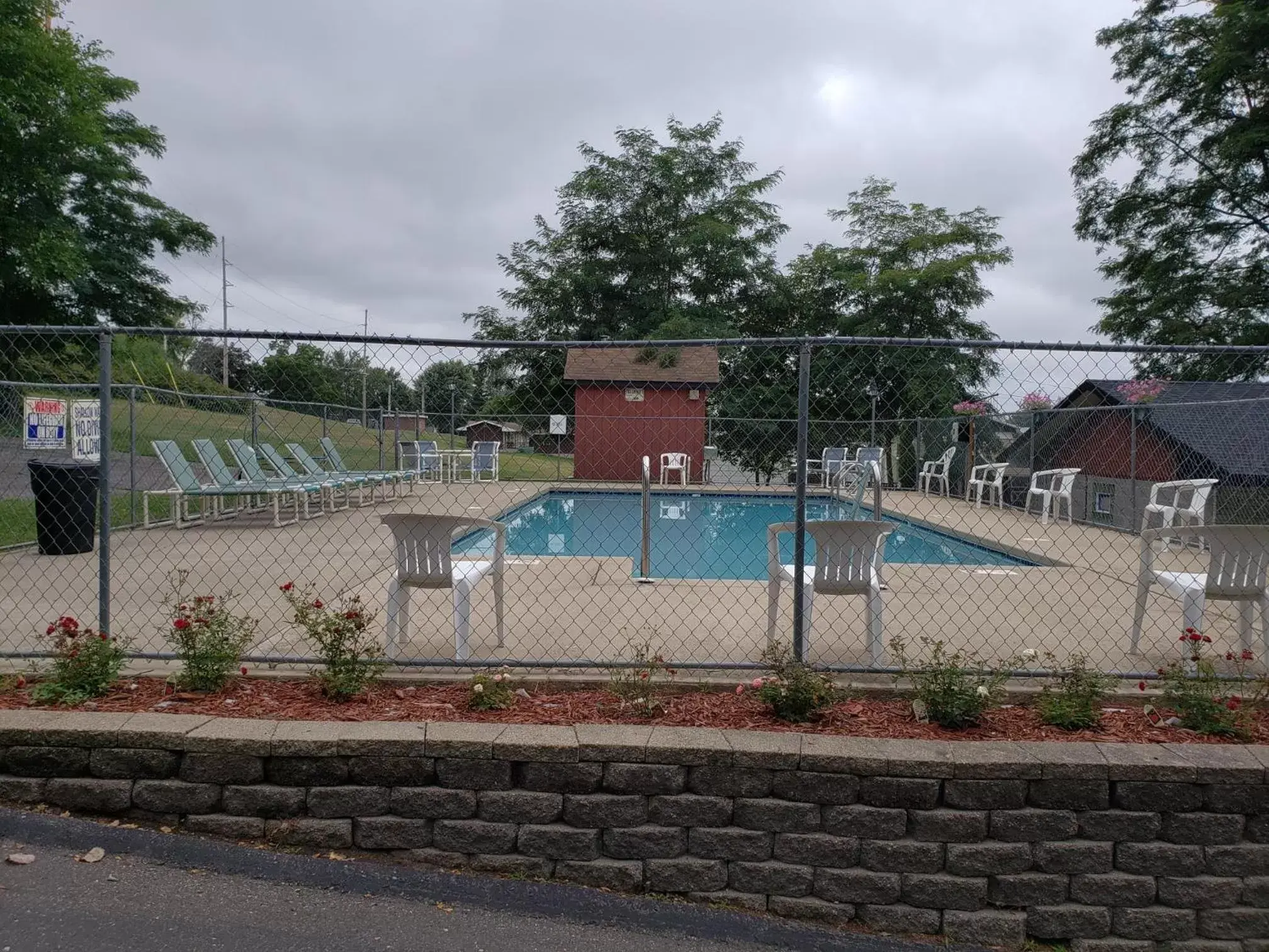 Swimming Pool in Woodside Dells Hotel & Suites