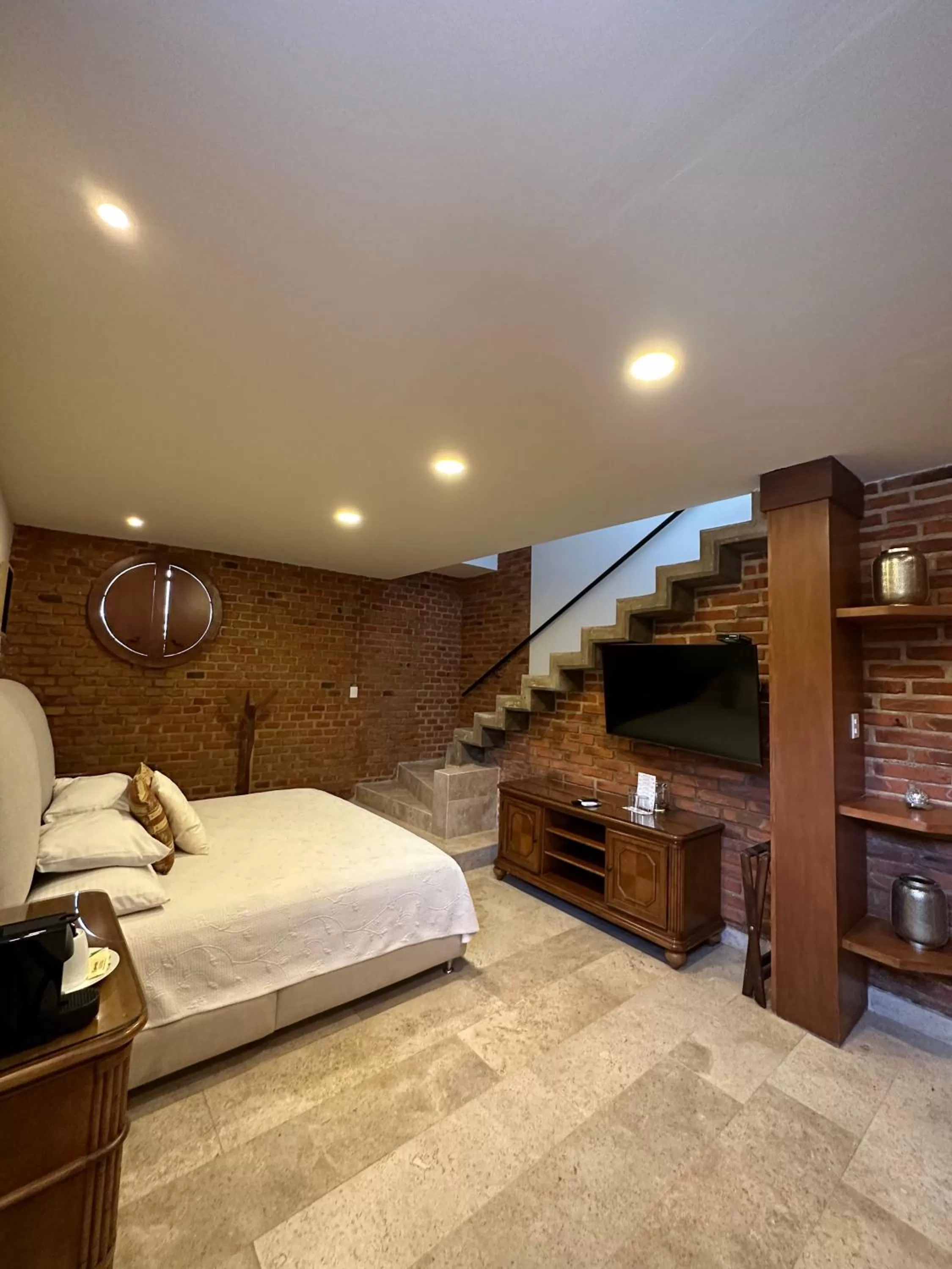 Bed in Hotel Lindo Ajijic Bed & Breakfast