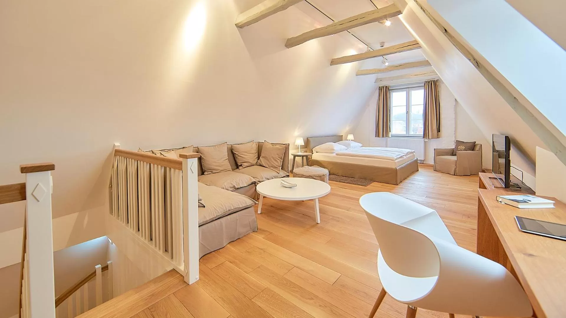 Photo of the whole room, Bed in Anno 1433 Hotel Lüneburg