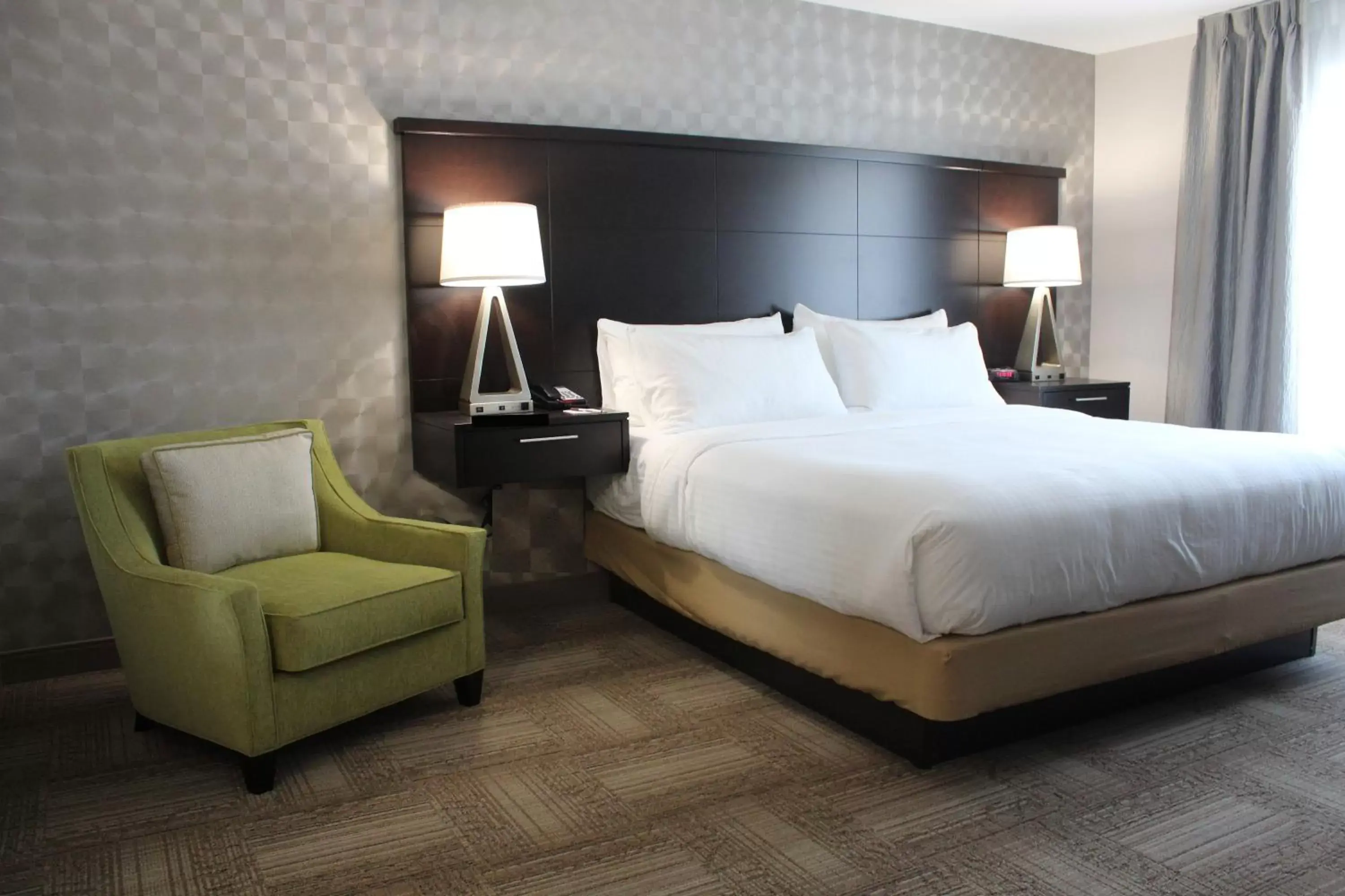 Photo of the whole room, Bed in Staybridge Suites Miamisburg, an IHG Hotel