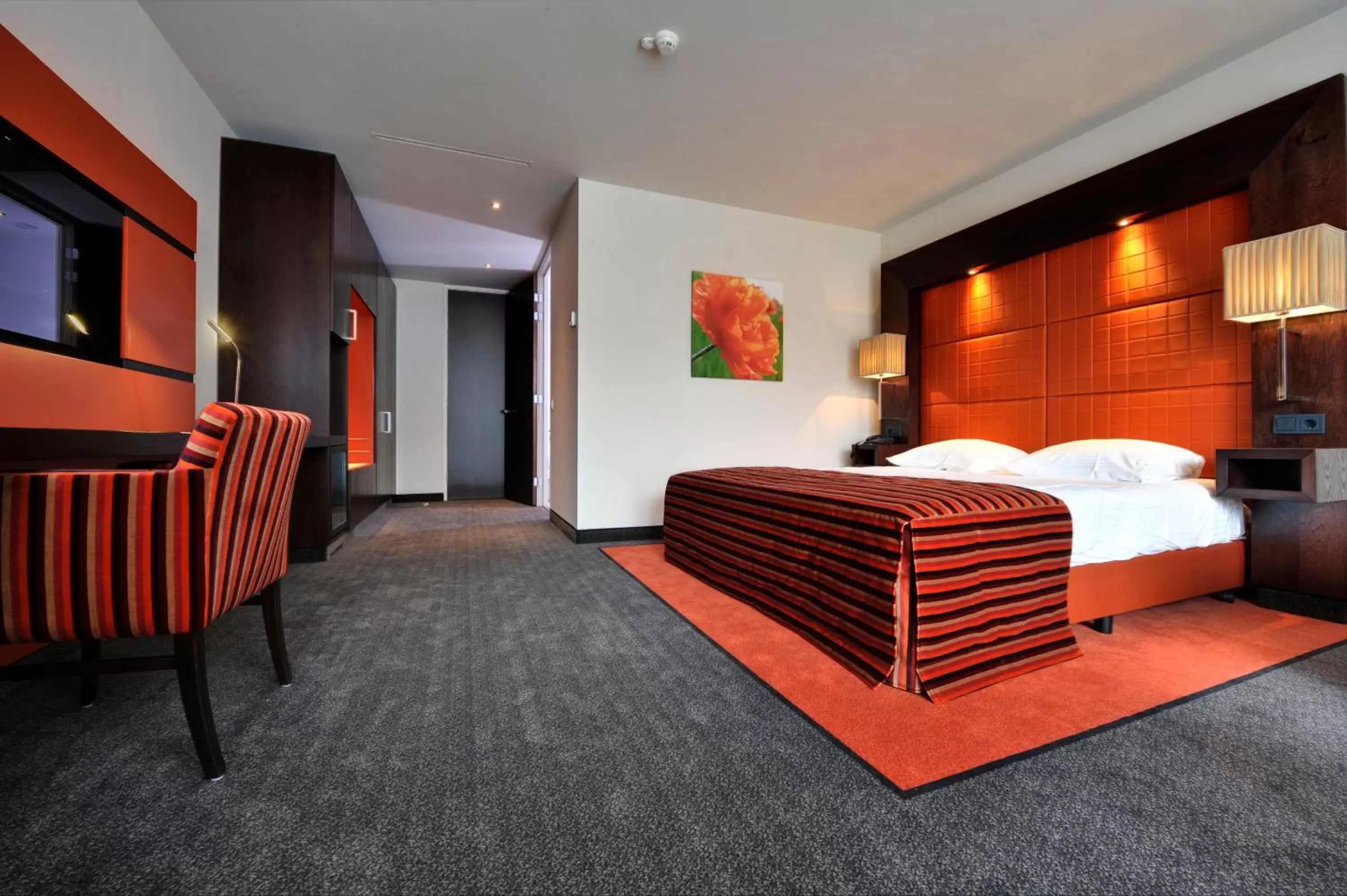 Photo of the whole room, Bed in Van der Valk Hotel Hilversum/ De Witte Bergen