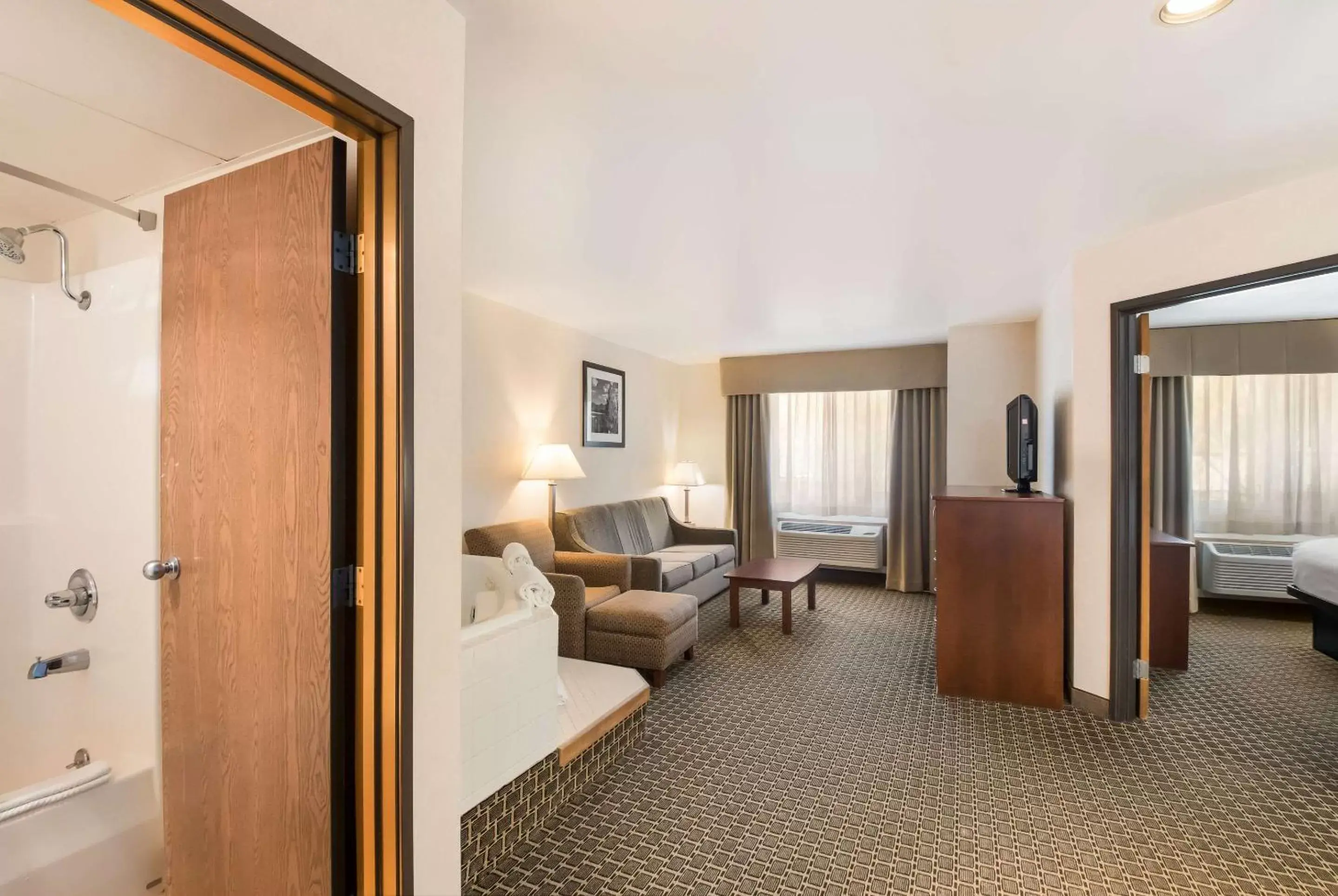 Bedroom, Seating Area in Quality Inn & Suites Steamboat Springs