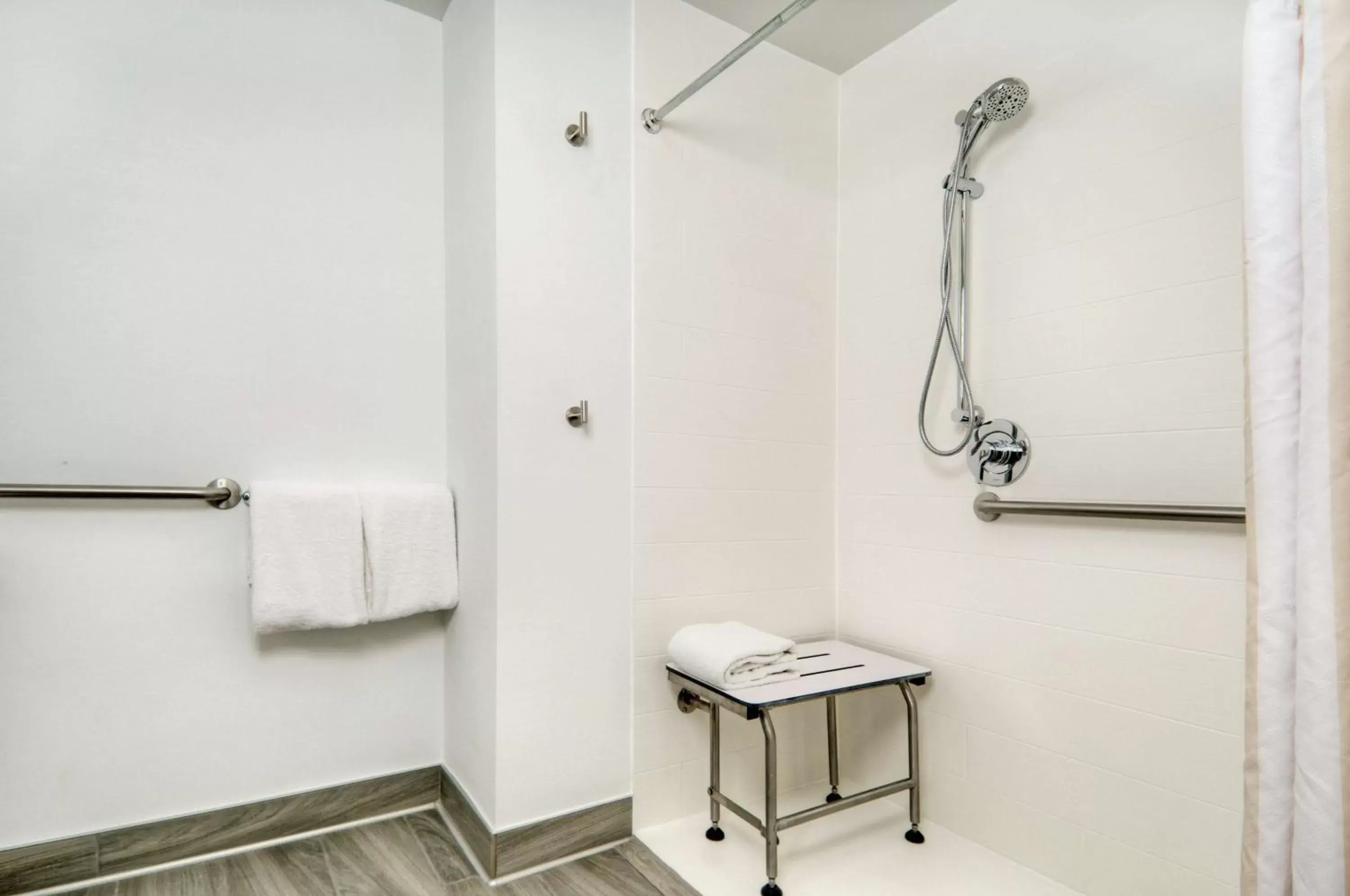 Bathroom in Hilton Garden Inn Livermore