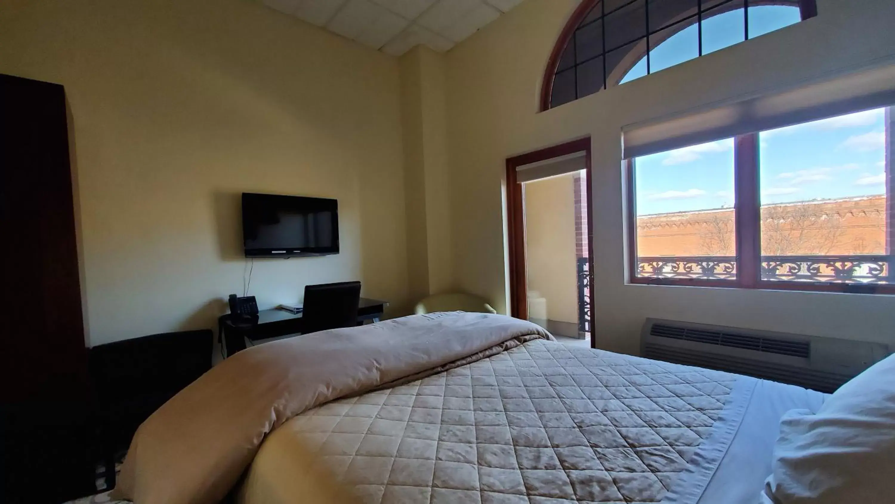 City view, Bed in Lowell Inn