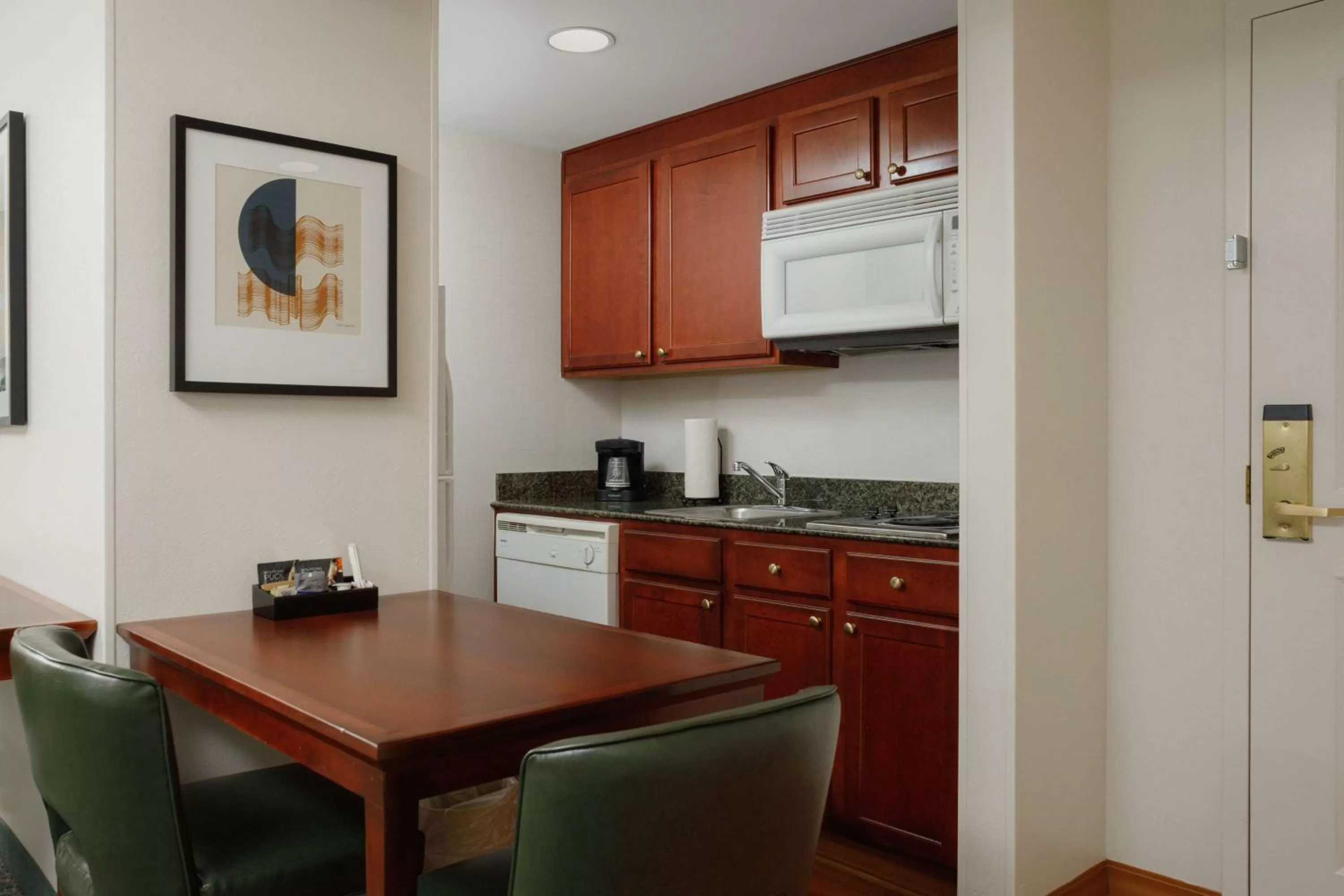 Kitchen or kitchenette in Homewood Suites by Hilton Knoxville West at Turkey Creek