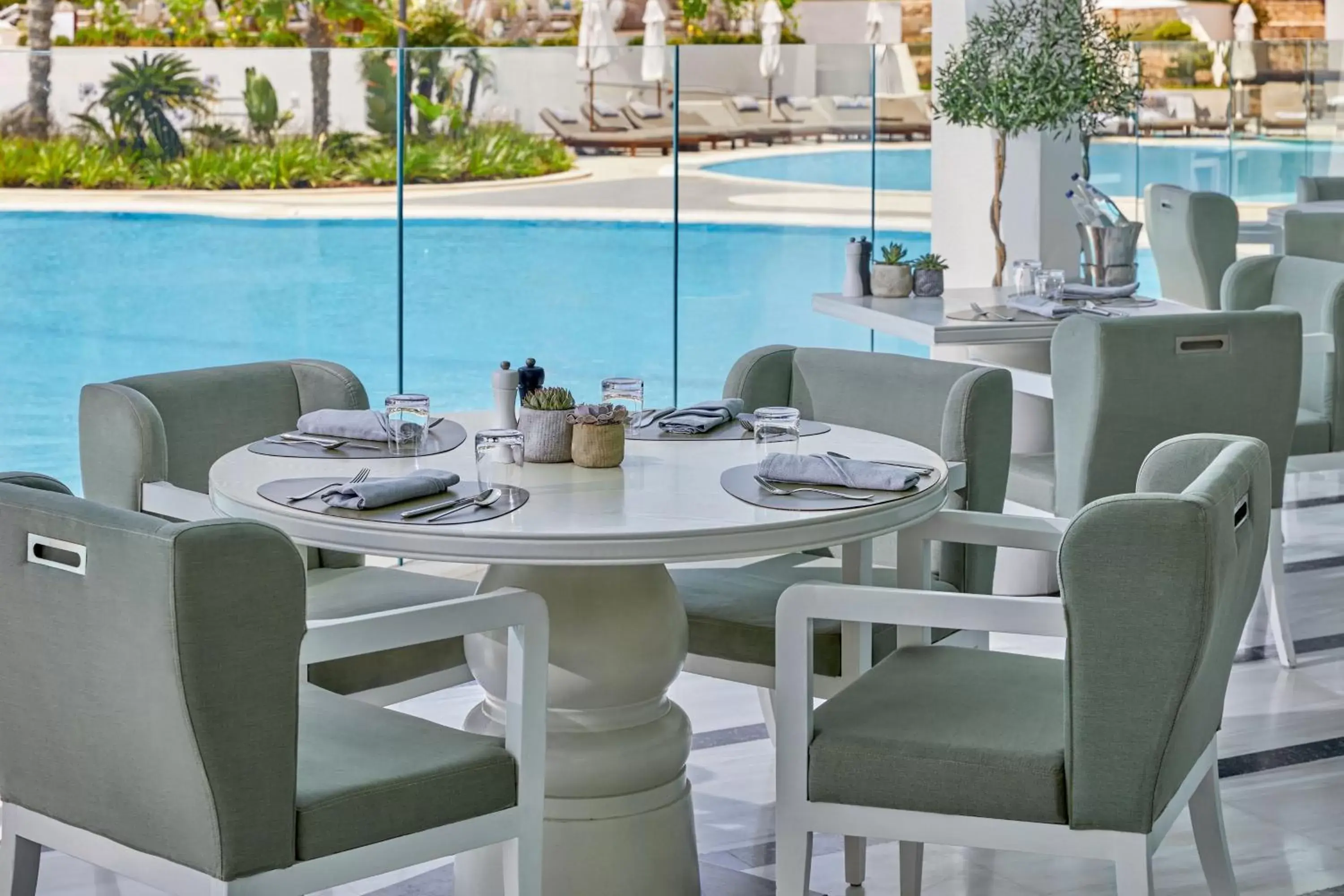 Swimming pool, Restaurant/Places to Eat in Parklane, a Luxury Collection Resort & Spa, Limassol