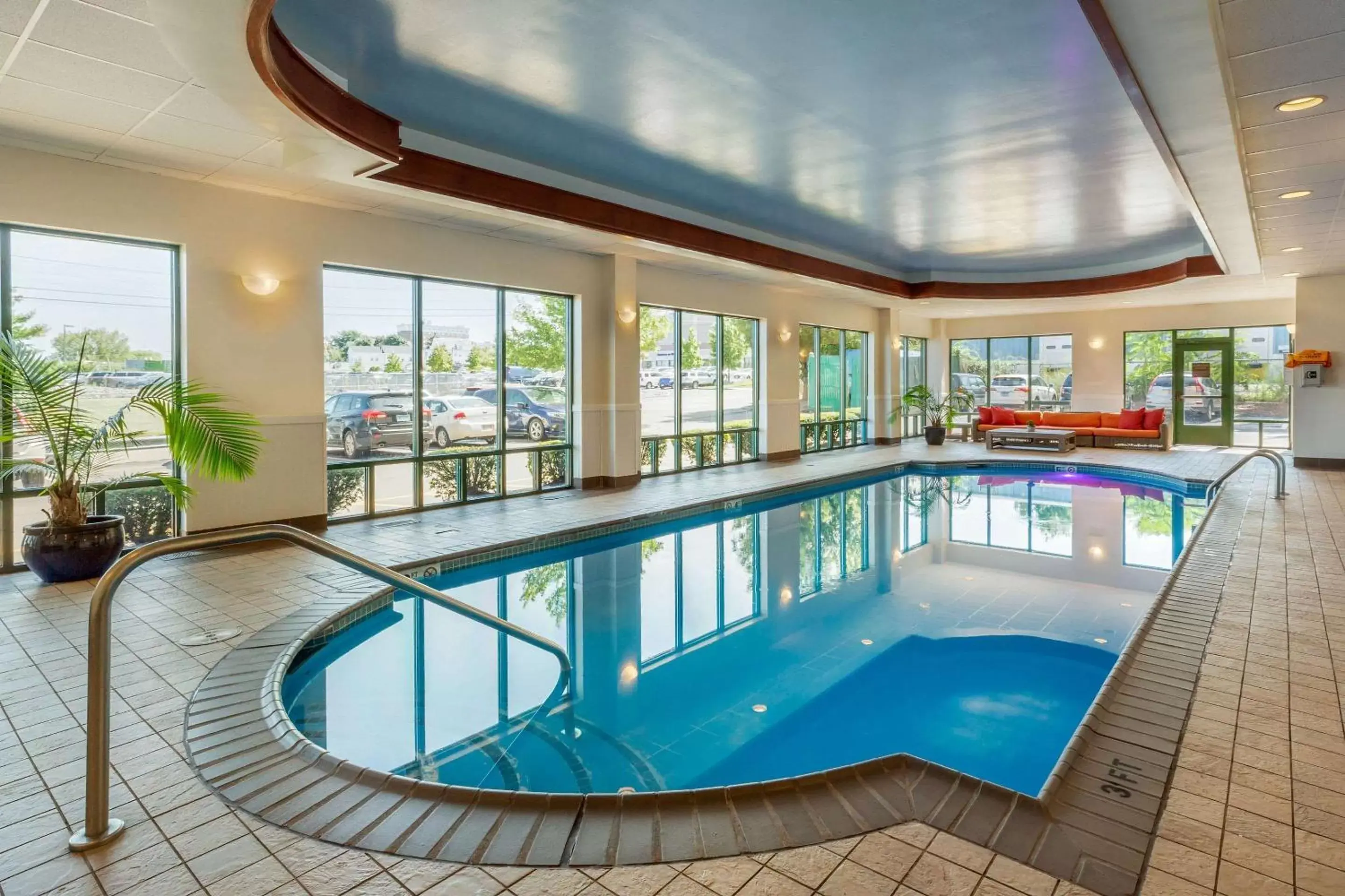 On site, Swimming Pool in Comfort Inn & Suites Logan International Airport