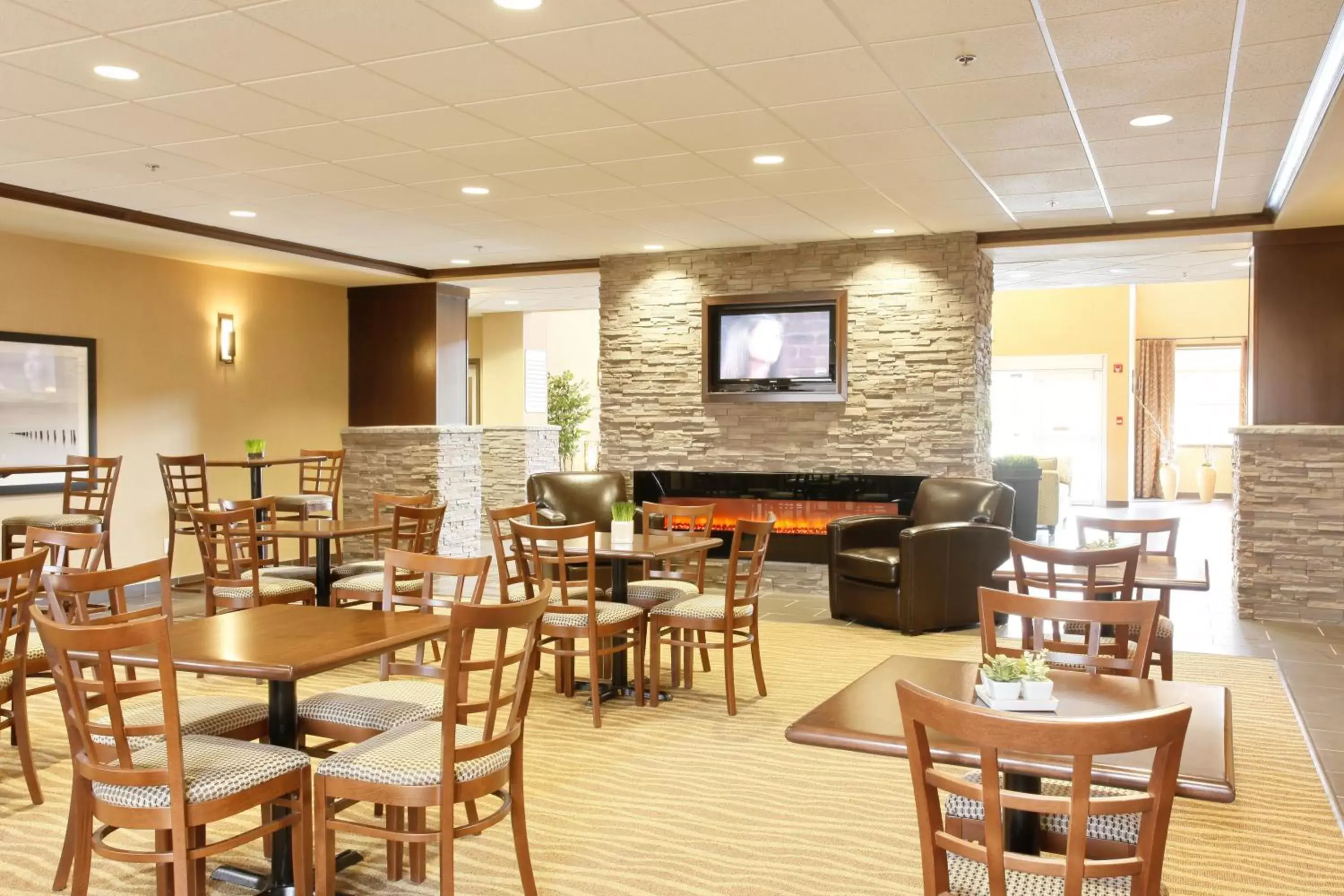 Area and facilities, Restaurant/Places to Eat in Vegreville Suites