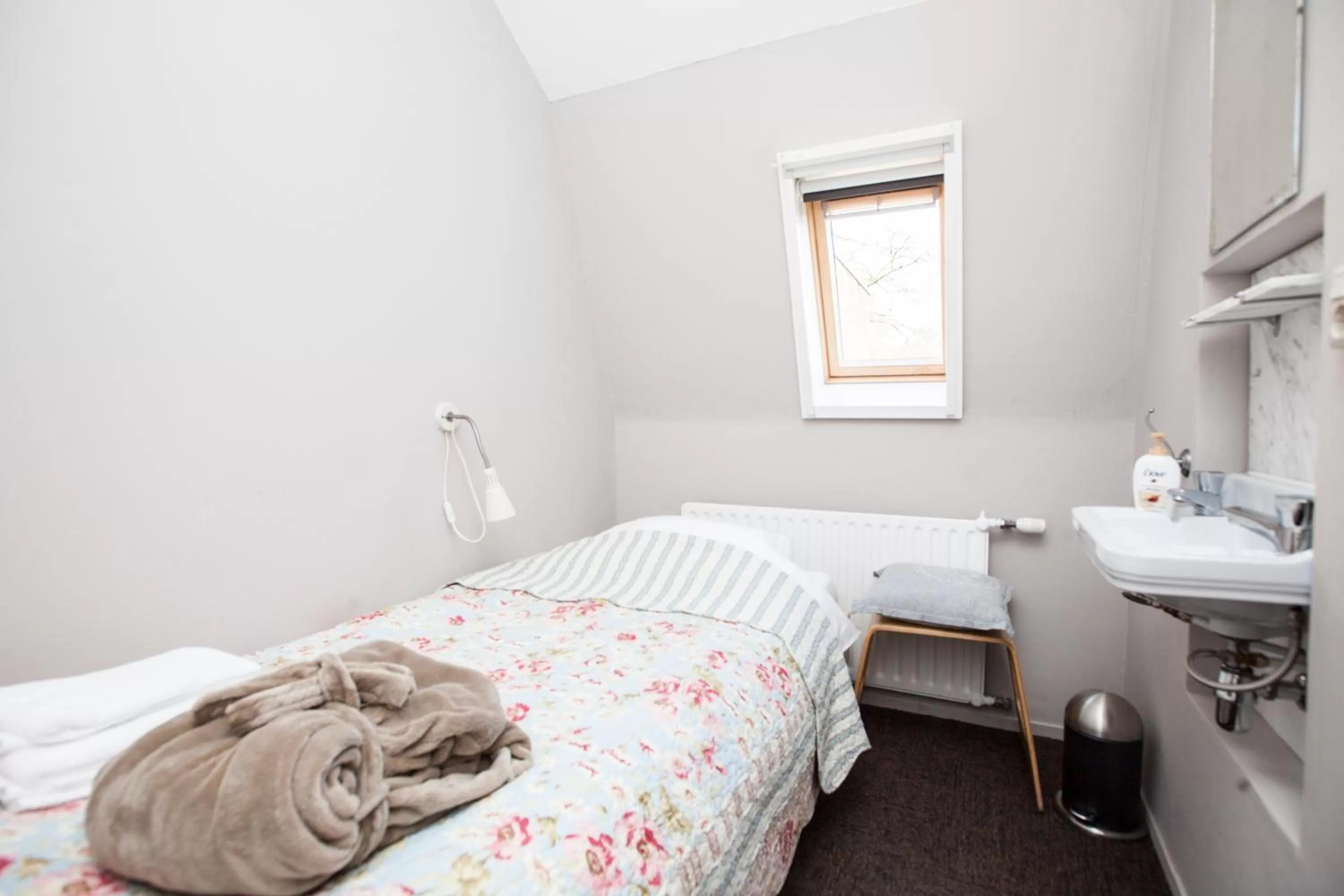 Photo of the whole room, Bed in Klooster Nieuwkerk Goirle