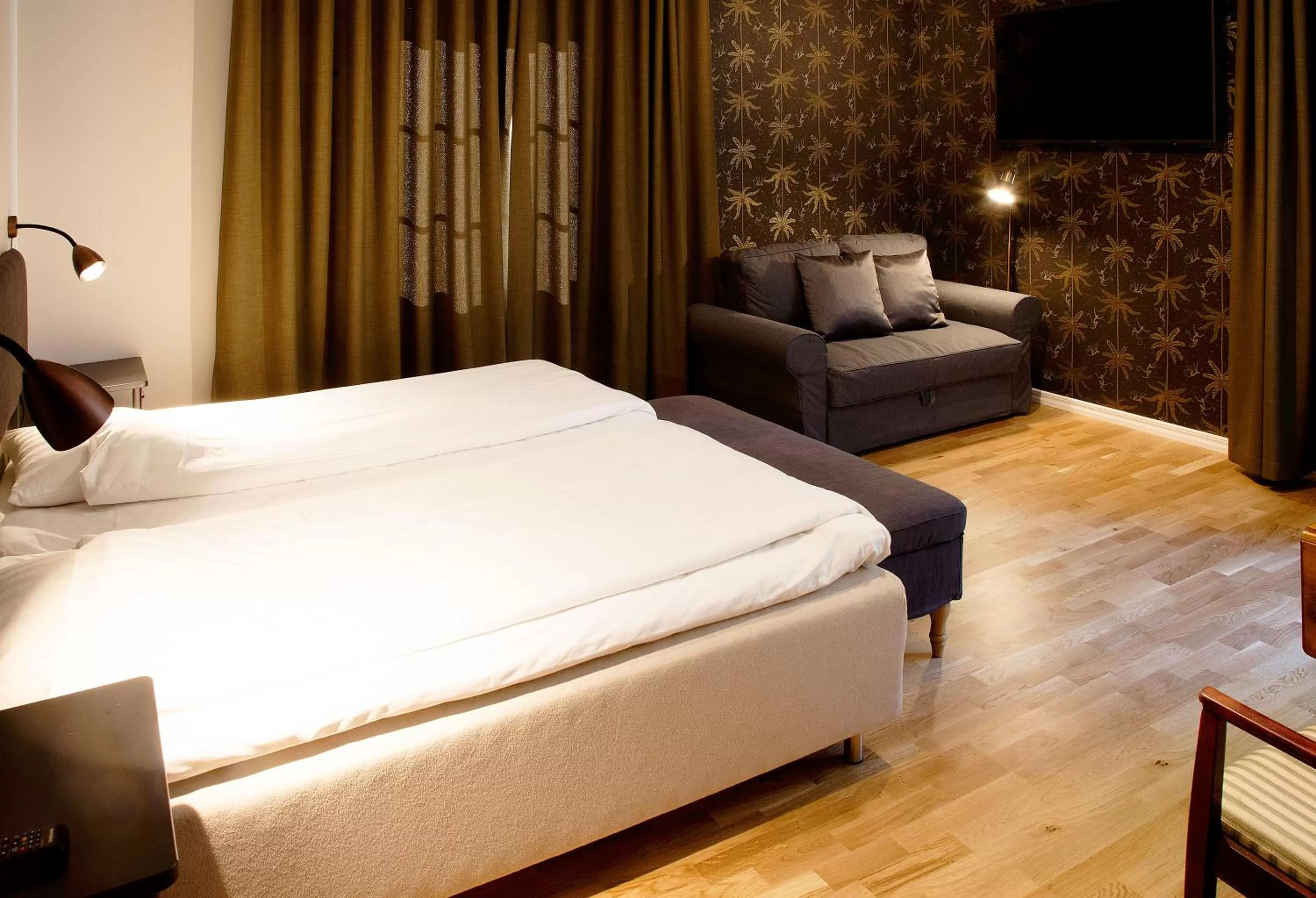 Photo of the whole room, Bed in Södra Hotellet