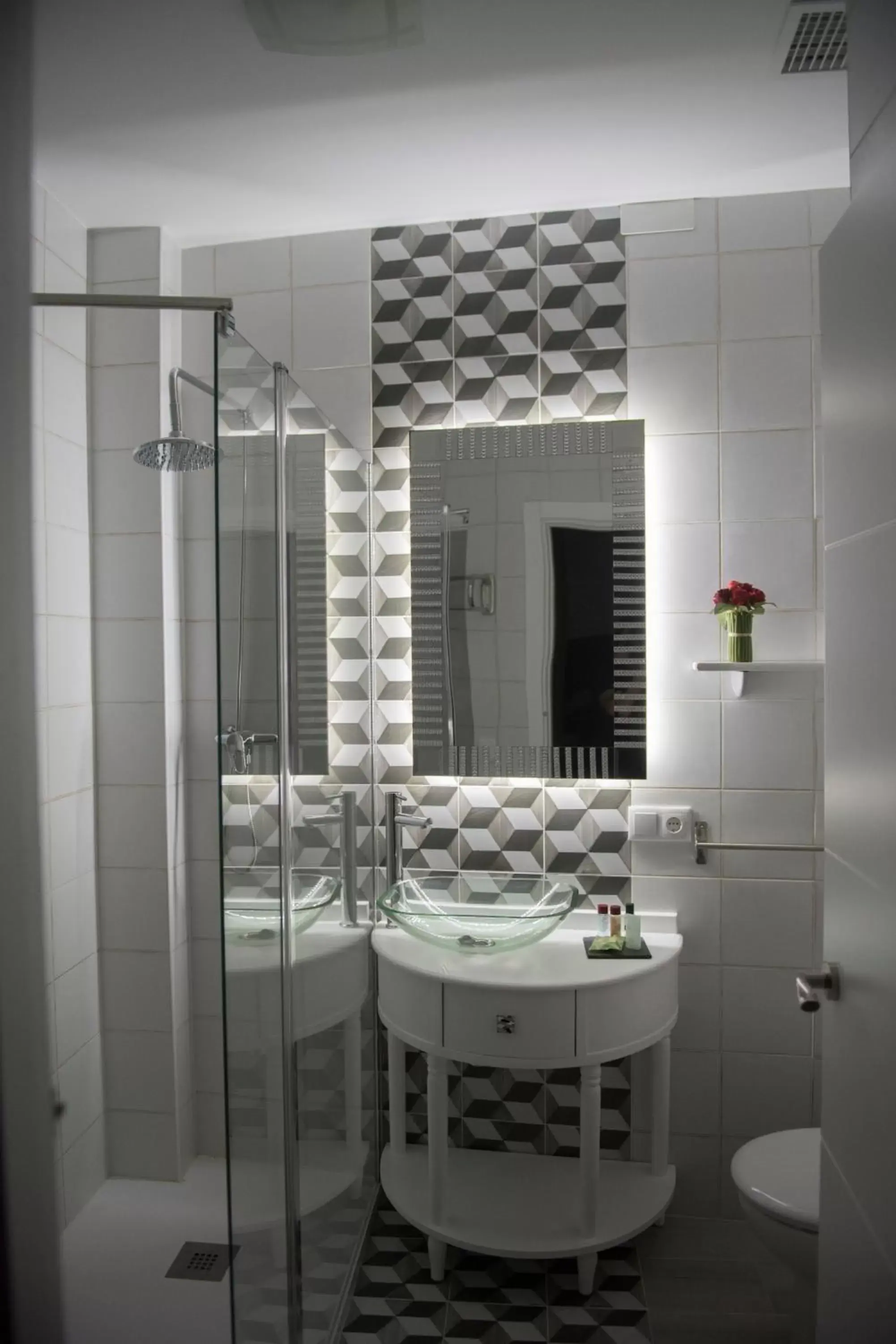 Shower, Bathroom in Retiro del Teatro Almagro
