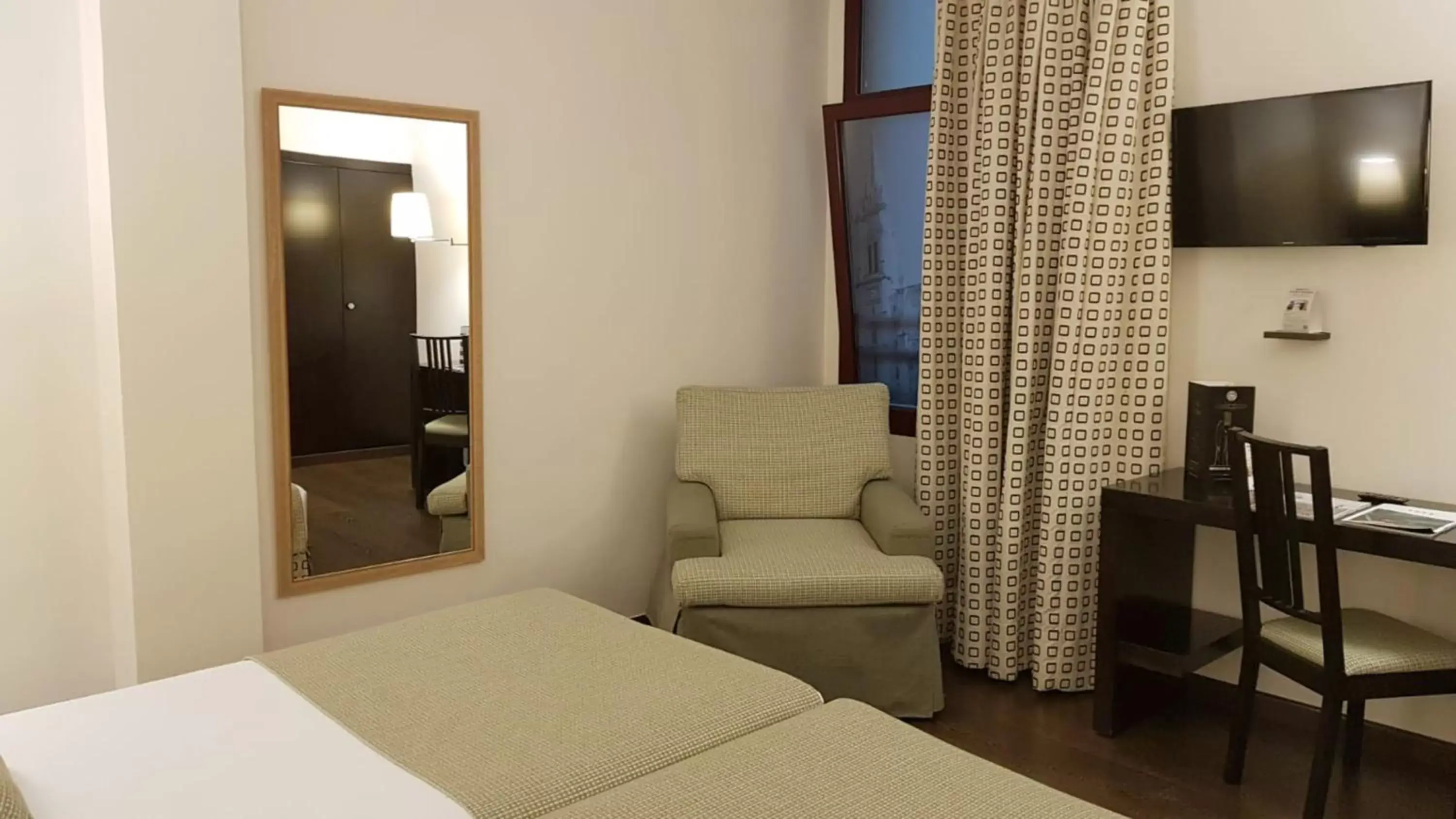 Bed, Seating Area in Hotel Conde Duque Bilbao