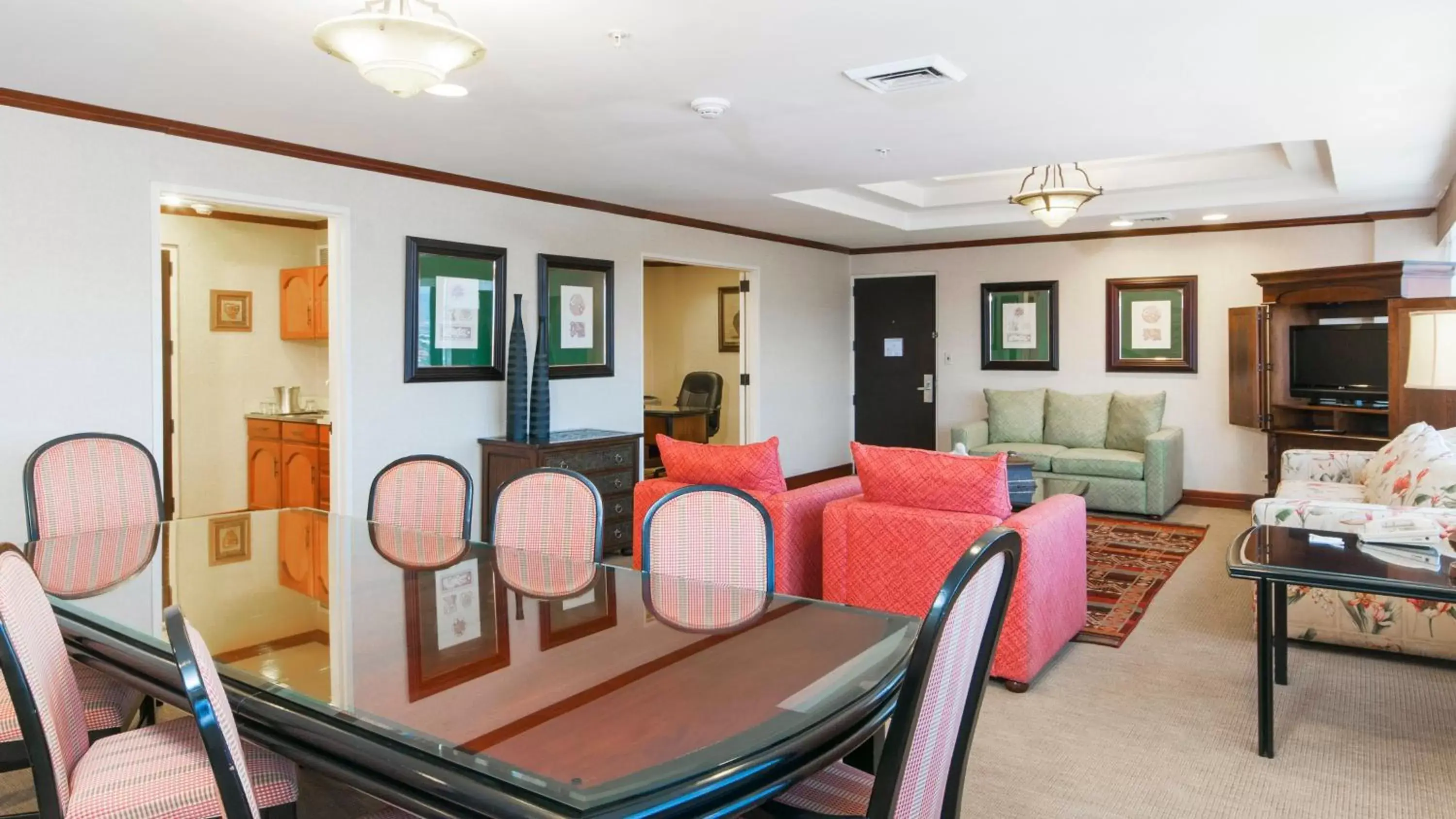 Photo of the whole room in Holiday Inn San Jose Aurola, an IHG Hotel