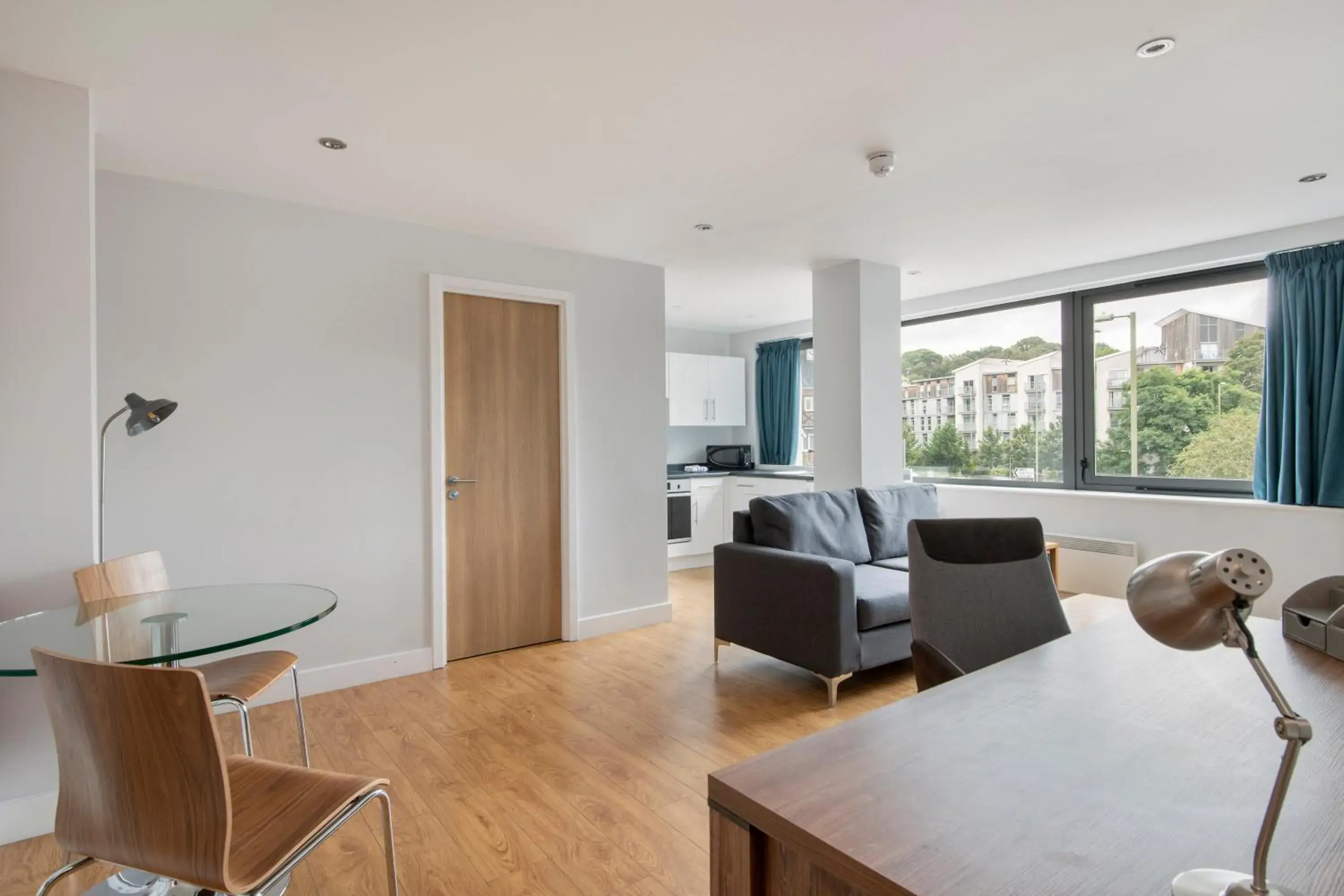 Dining area, Seating Area in SACO Aparthotel Farnborough