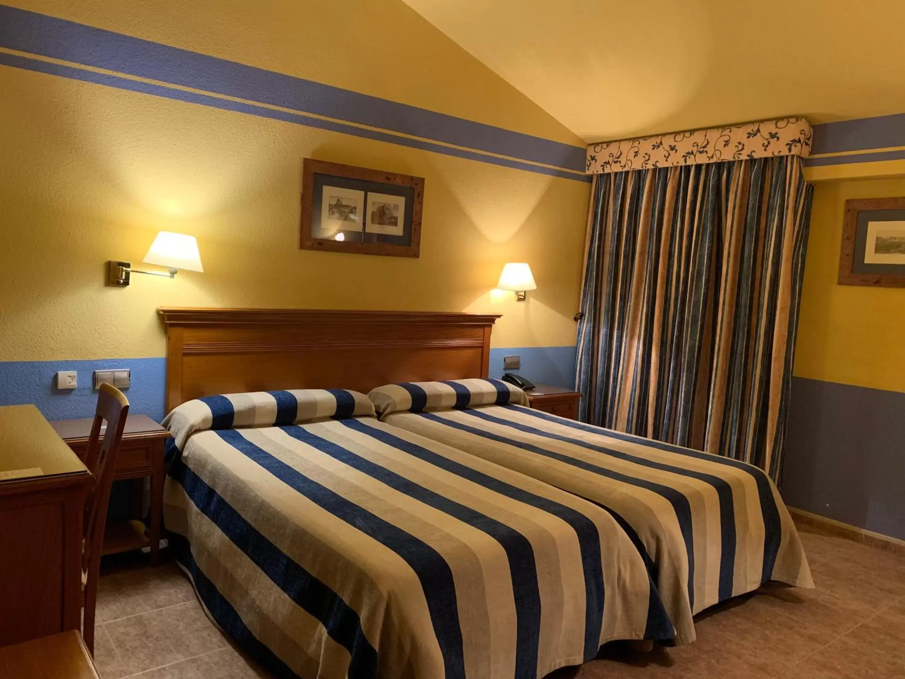 Photo of the whole room, Bed in La Sierra Photo of the whole room, Bed in La Sierra