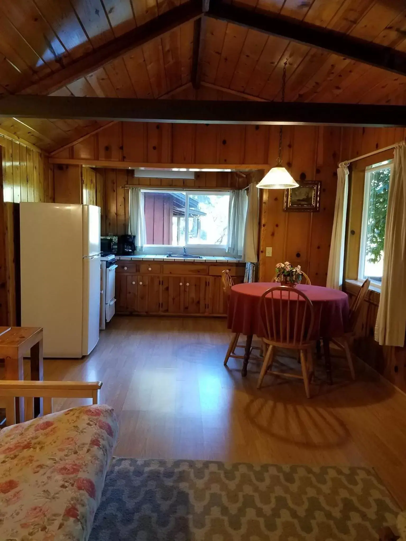 Kitchen or kitchenette in Fern River Resort