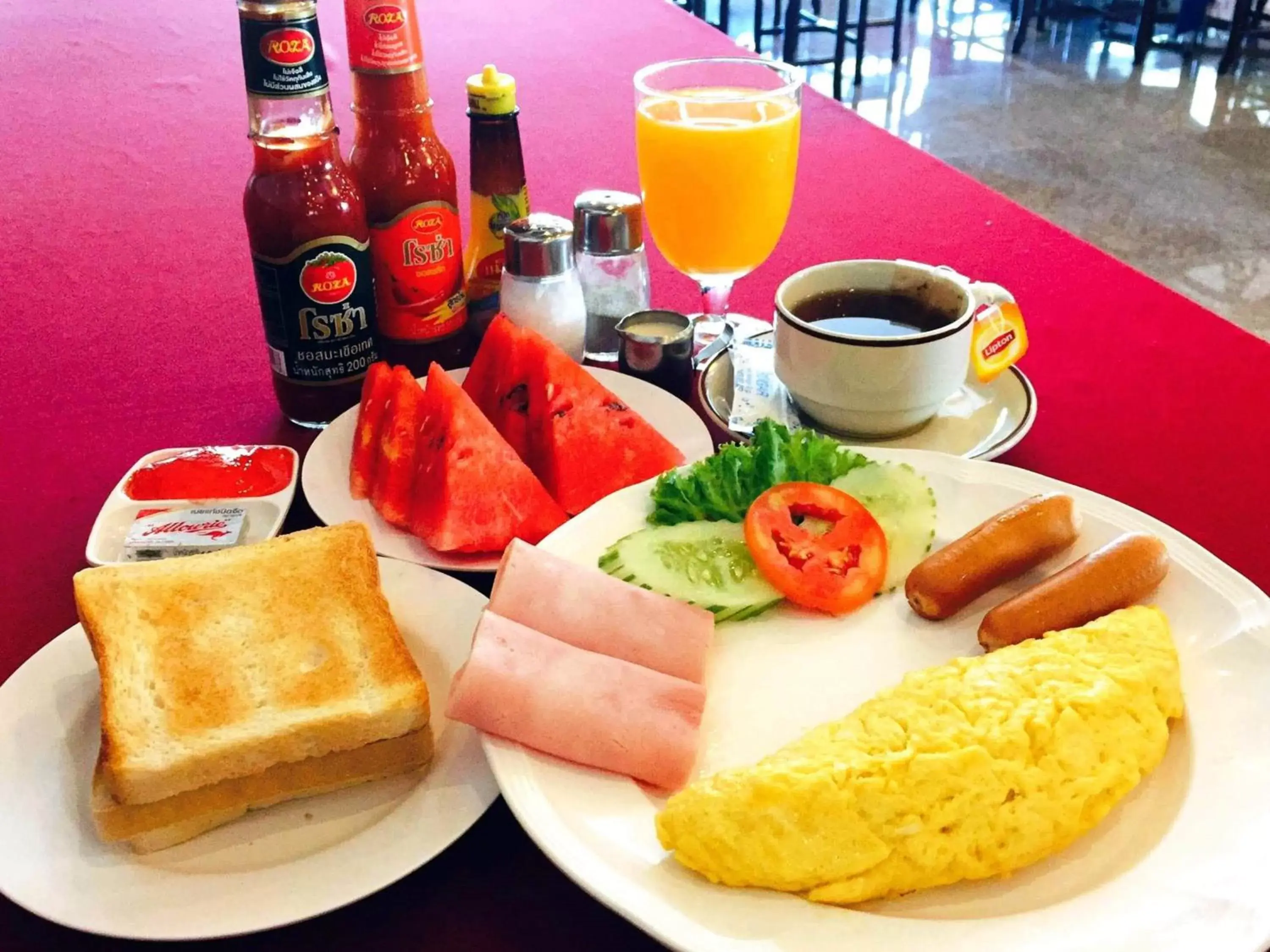 American breakfast in Mike Hotel