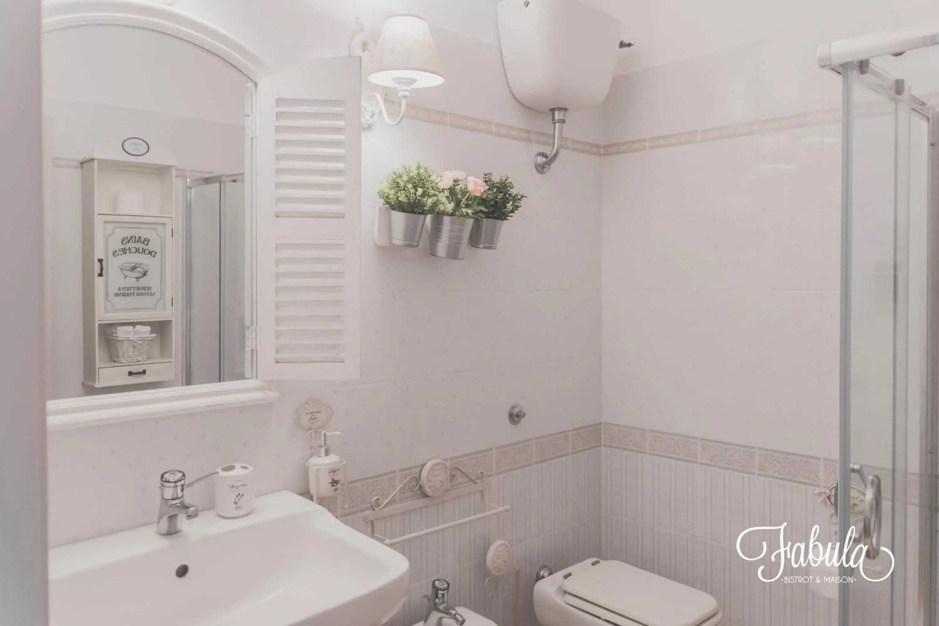 Shower, Bathroom in Masseria Fabula Bistrot & Maison