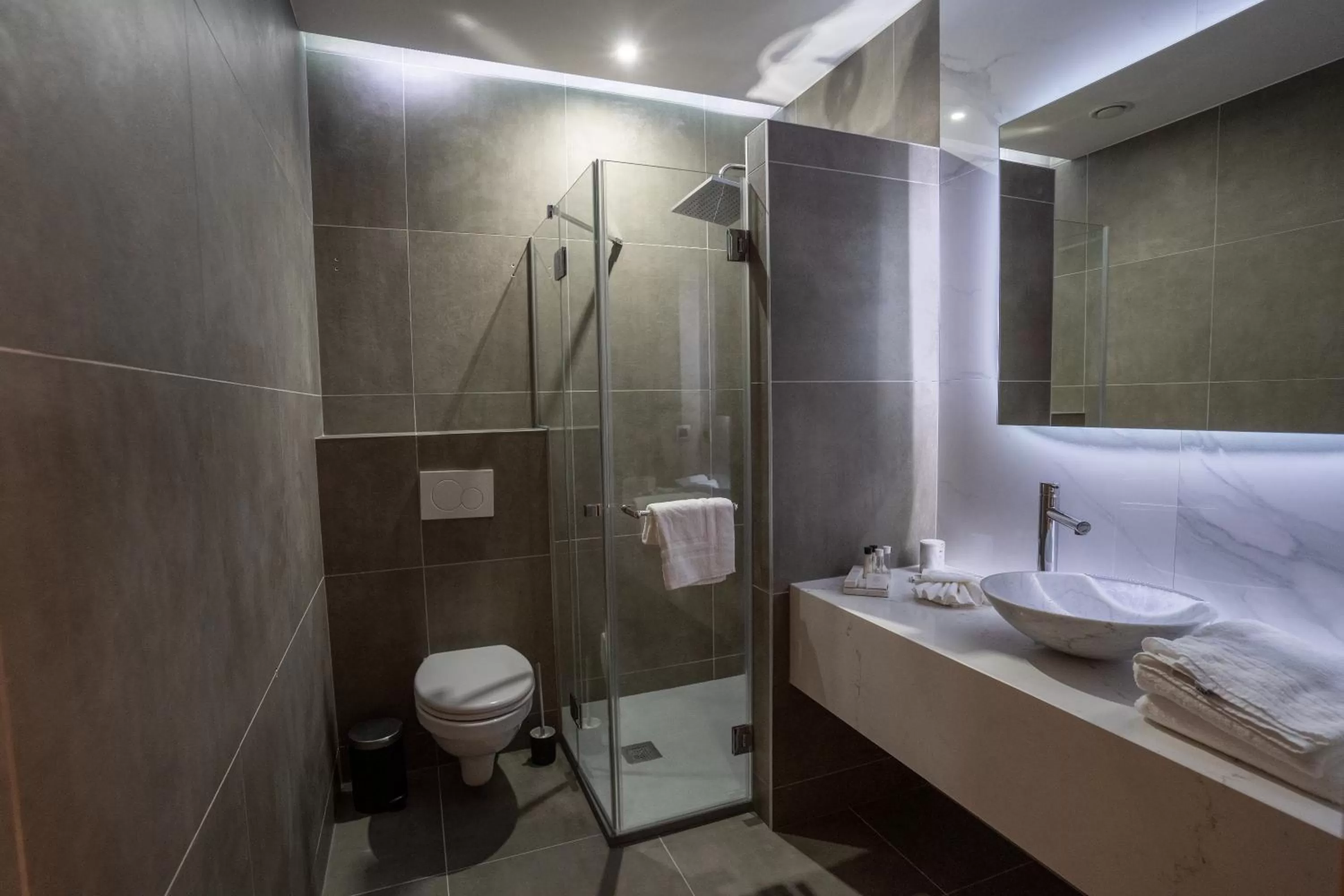 Bathroom in Hôtel Concorde