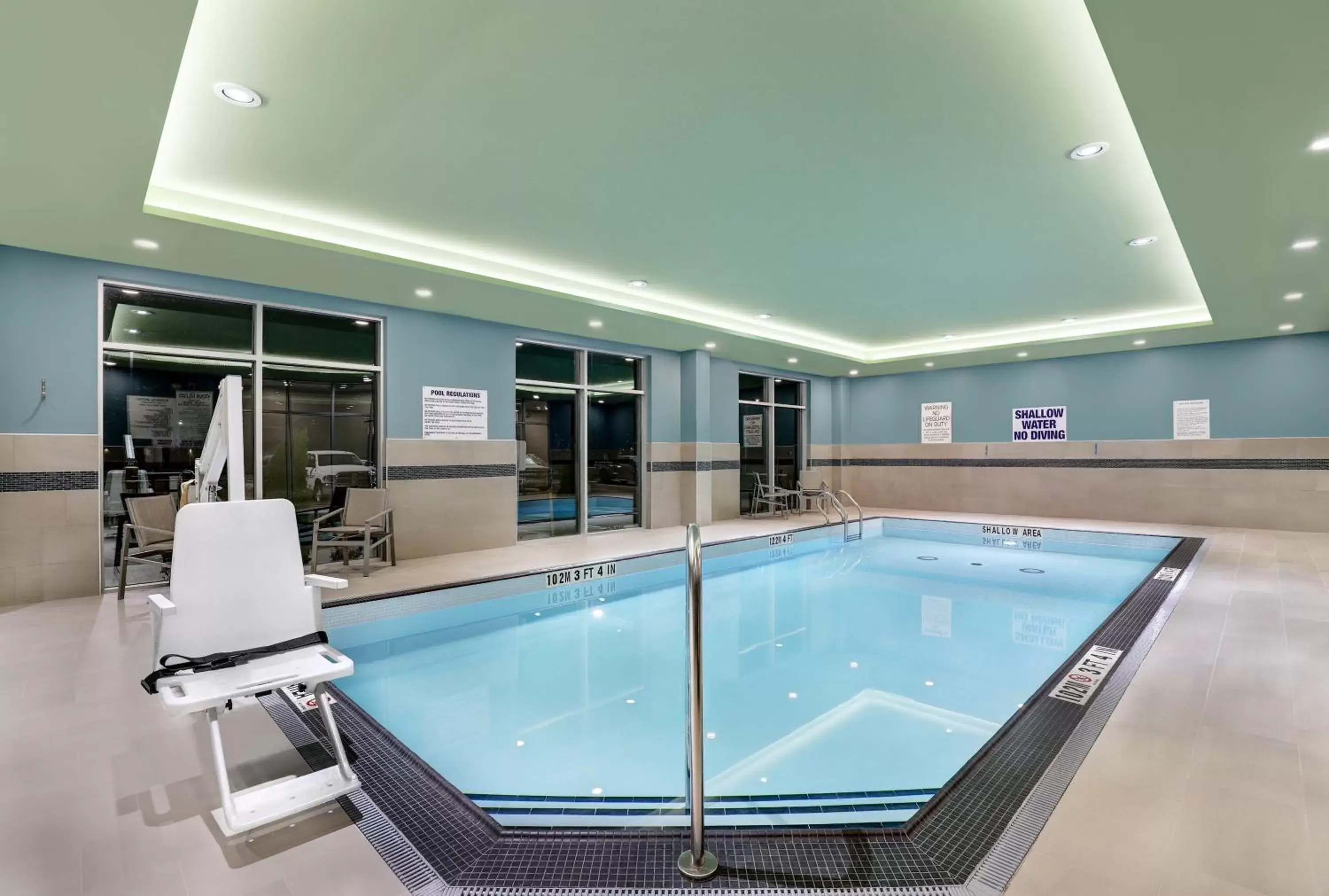 Swimming Pool in Holiday Inn Express & Suites - Port Elgin