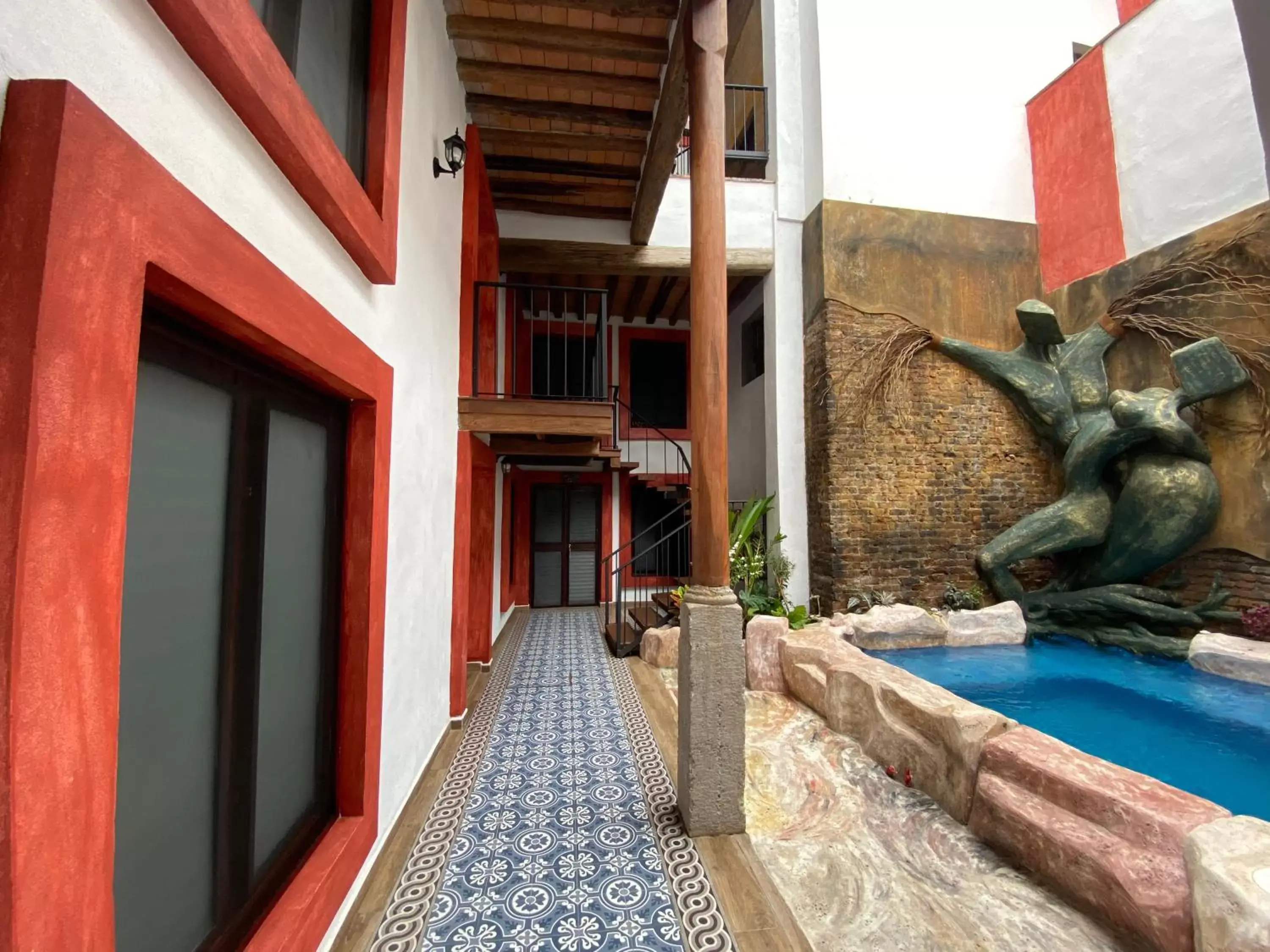 Swimming pool in Hotel Raices de Mar