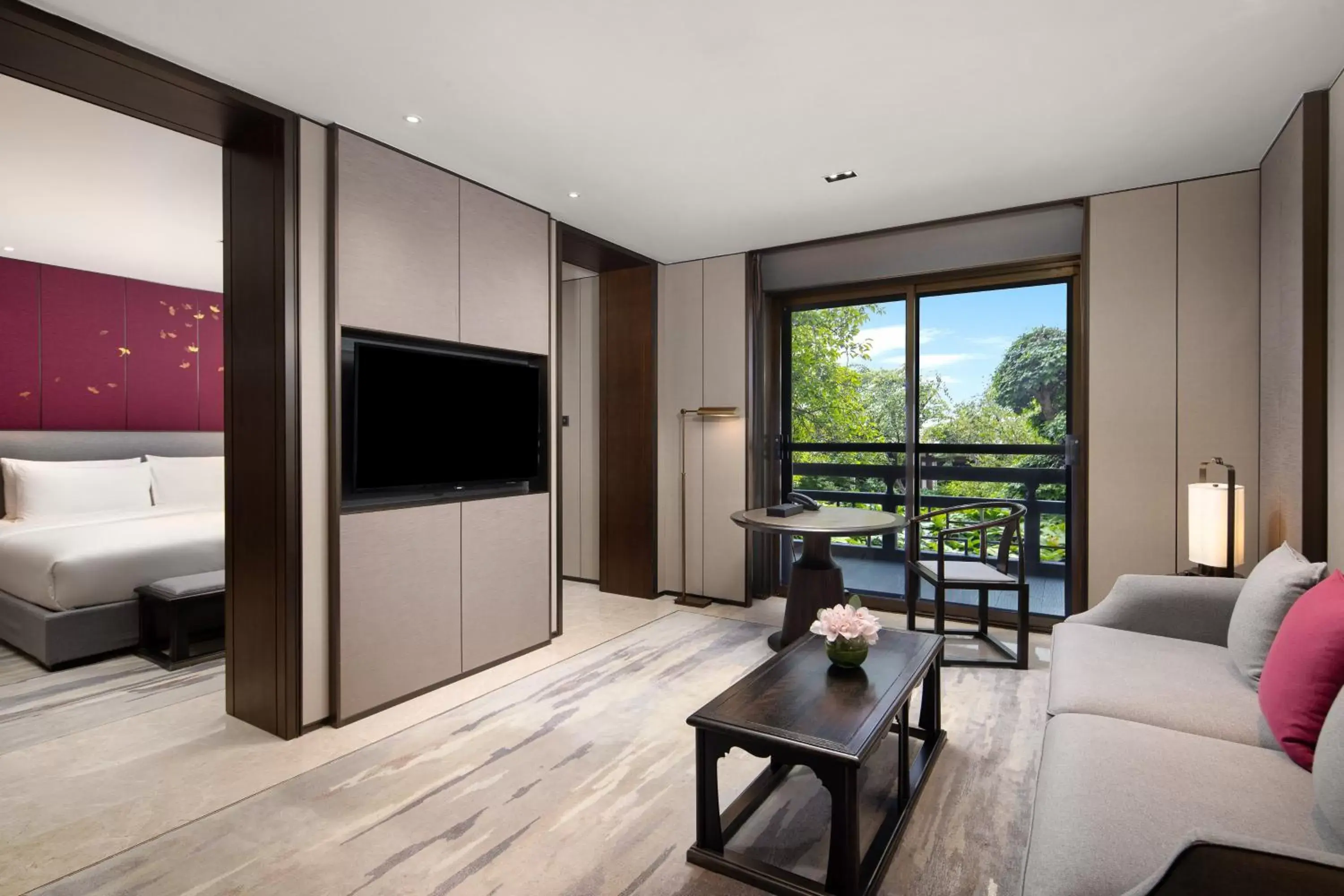 Photo of the whole room, Seating Area in HUALUXE Xi'an Tanghua, an IHG Hotel