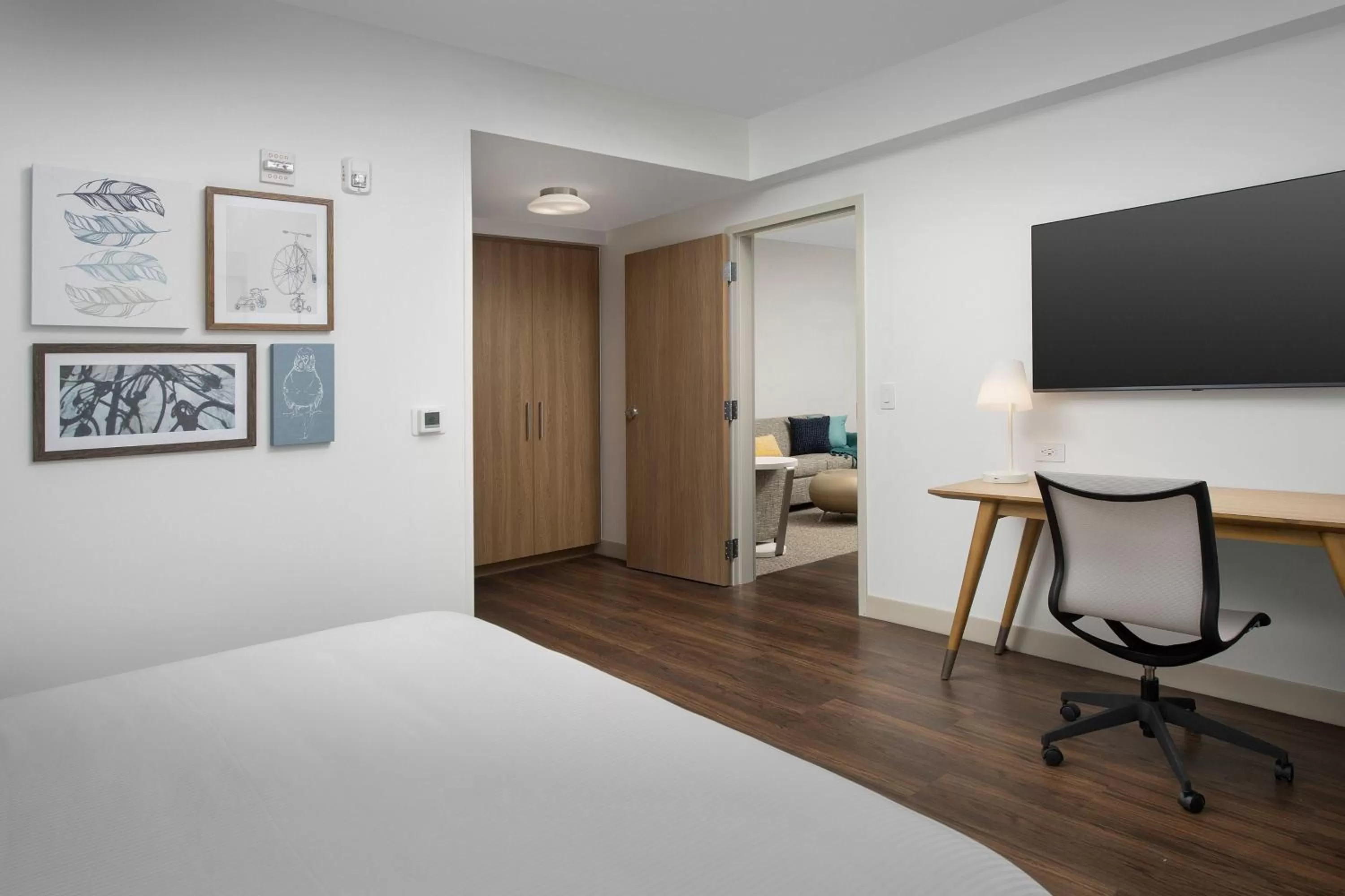 Photo of the whole room, Bed in Element Jacksonville Beach