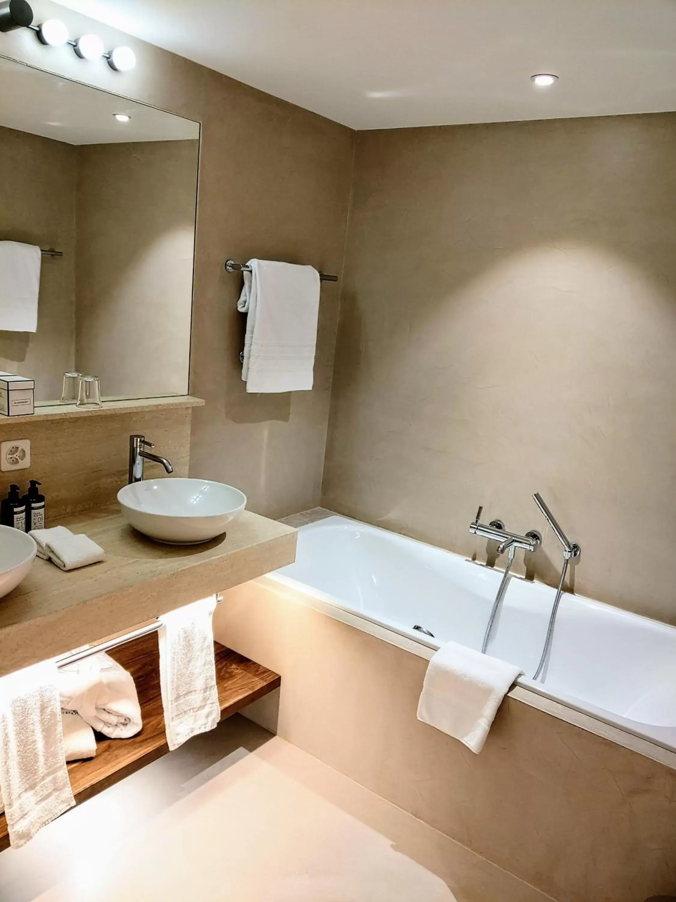 Bathroom in Hotel Saratz Pontresina
