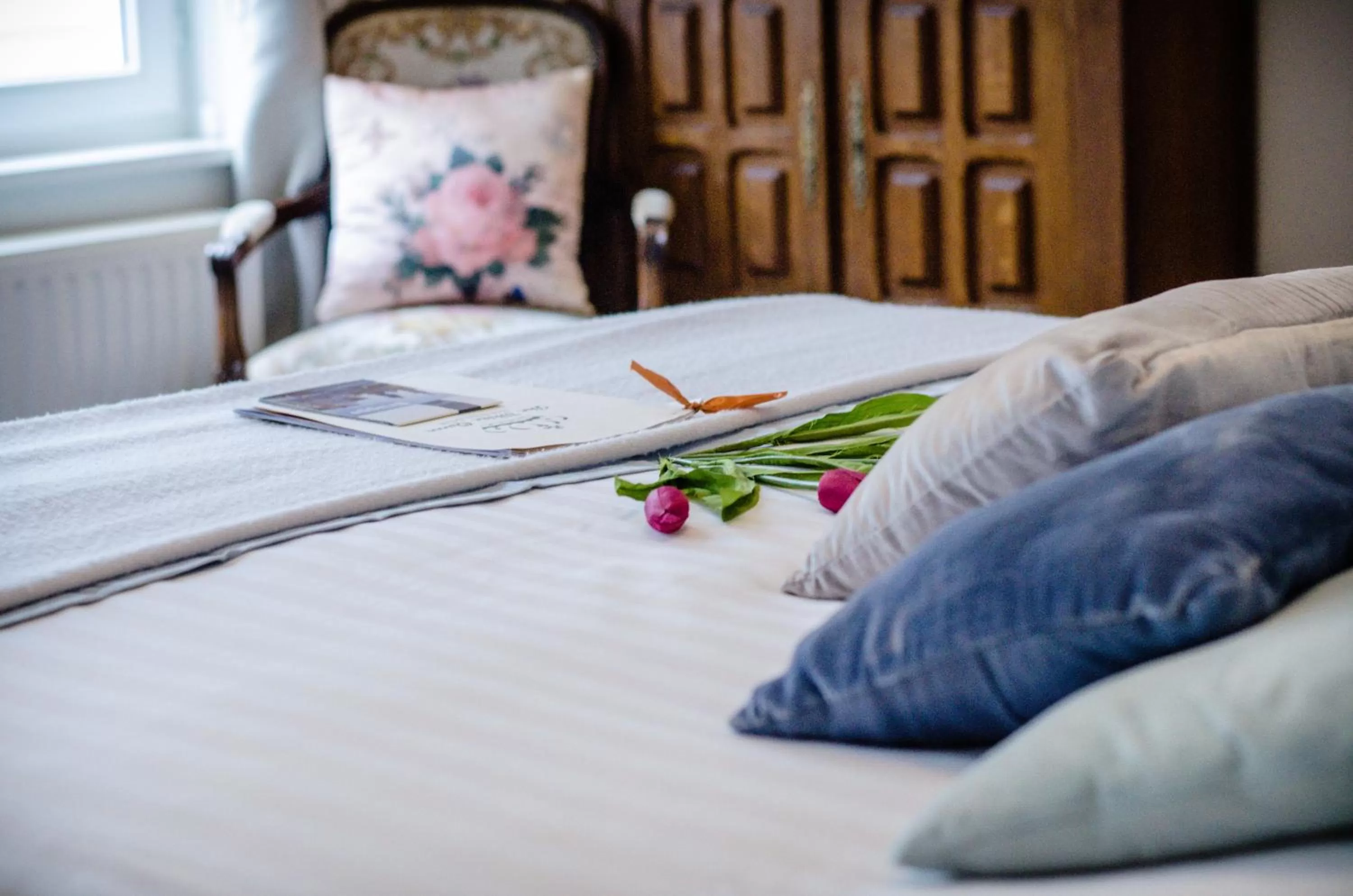 Decorative detail, Bed in The White Queen B&B