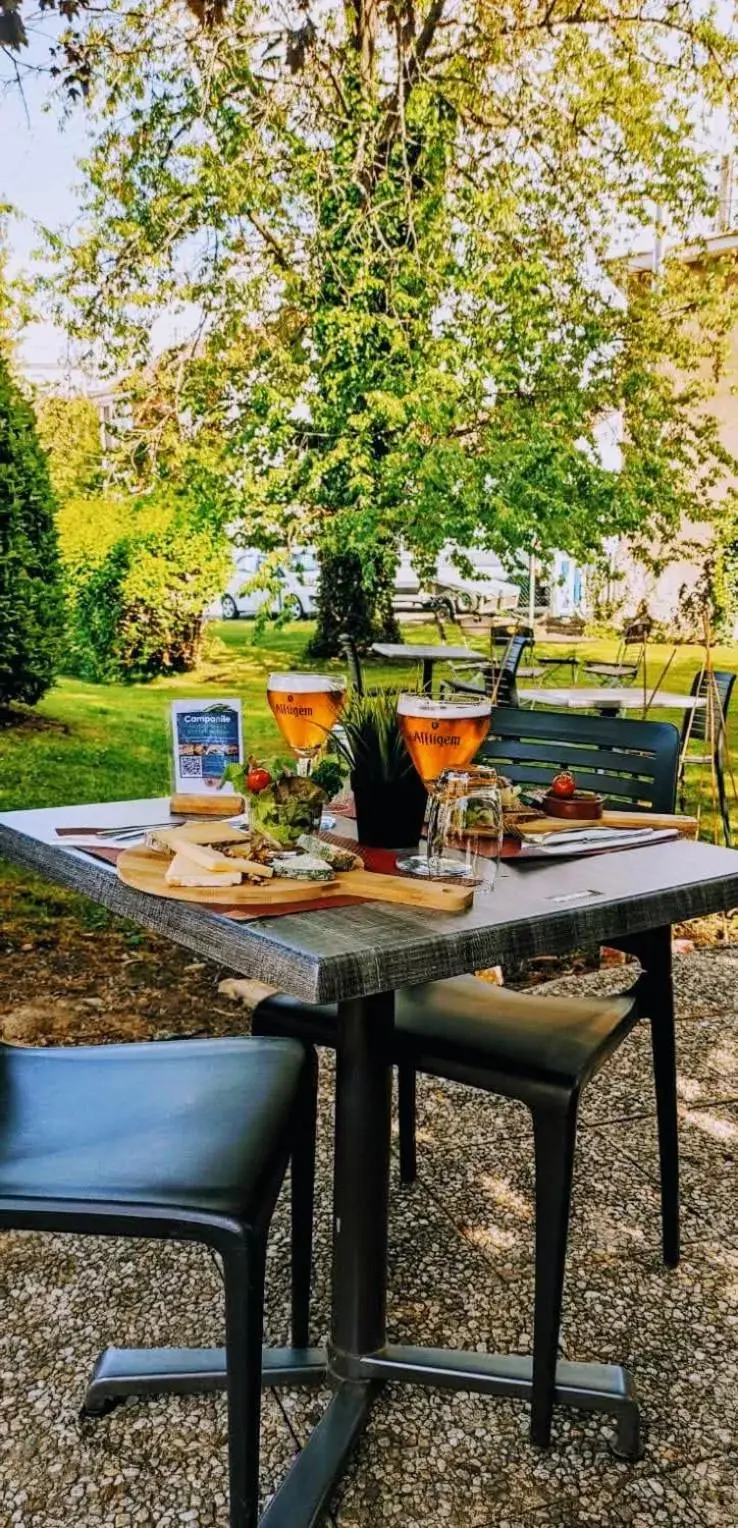 Patio in Campanile Vichy - Bellerive