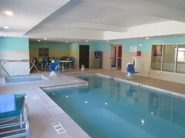 , Swimming Pool in Best Western Plus Gallup Inn & Suites