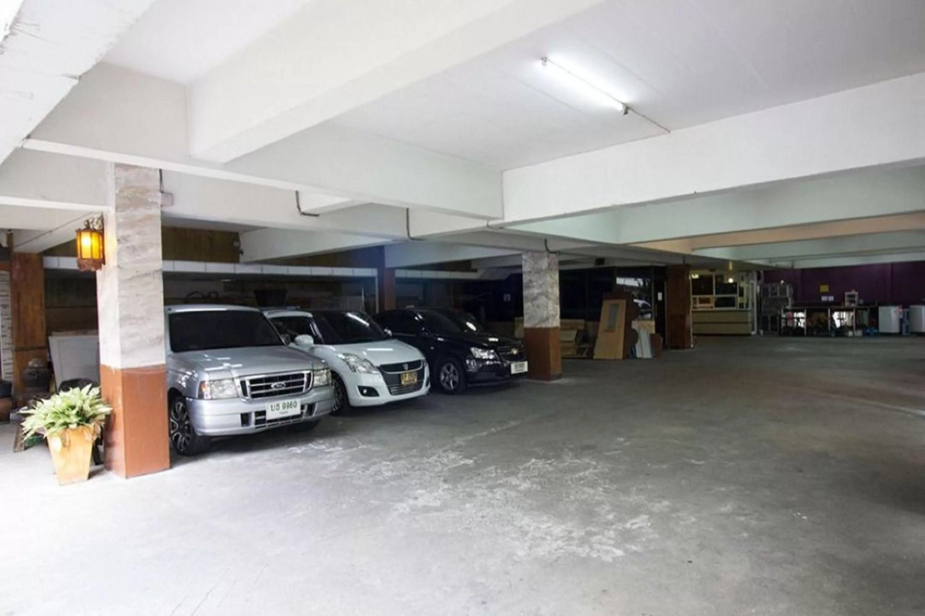 Parking in Kaya Place