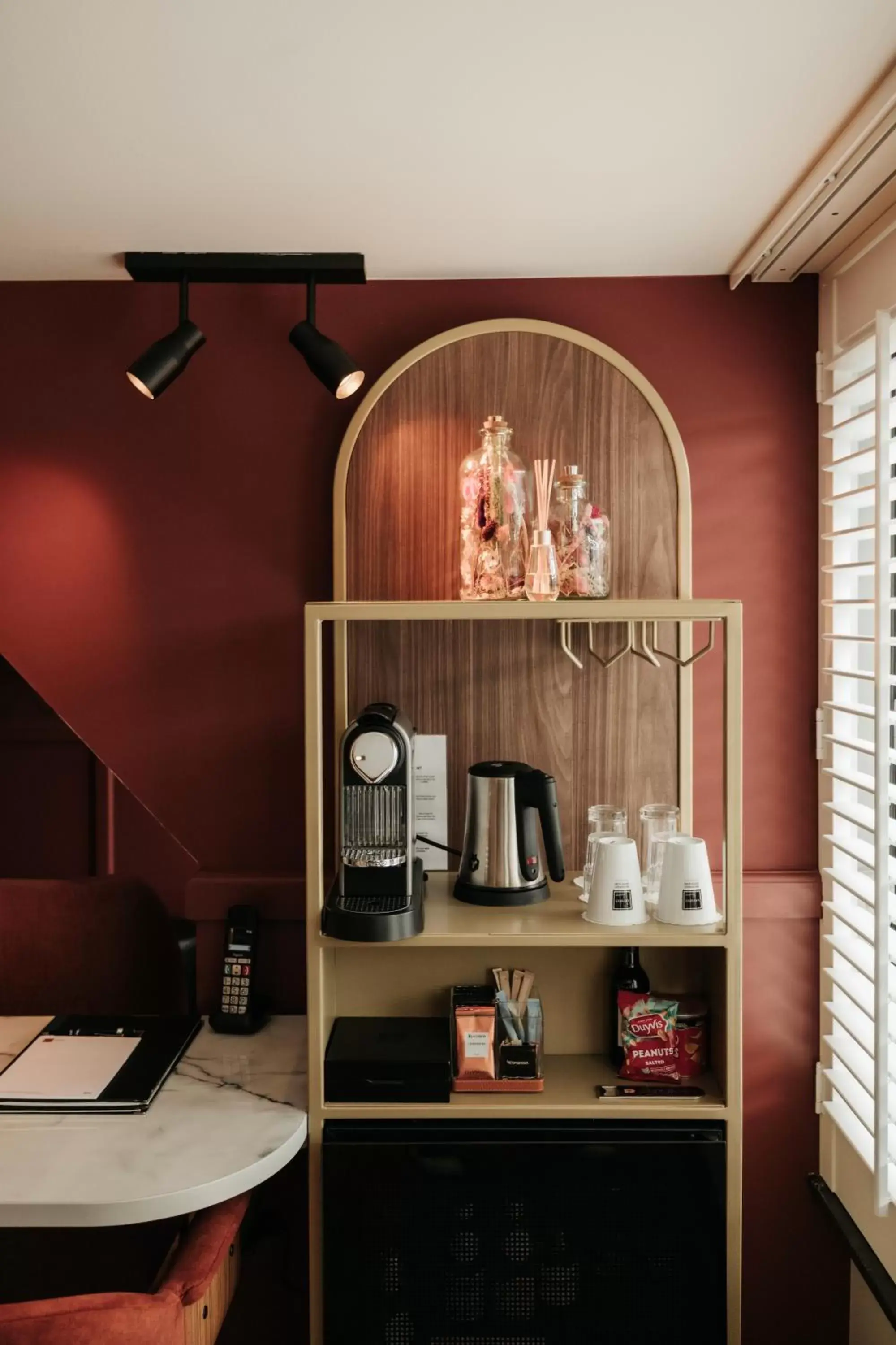 Coffee/tea facilities, Kitchen/Kitchenette in Hotel & Spa Savarin