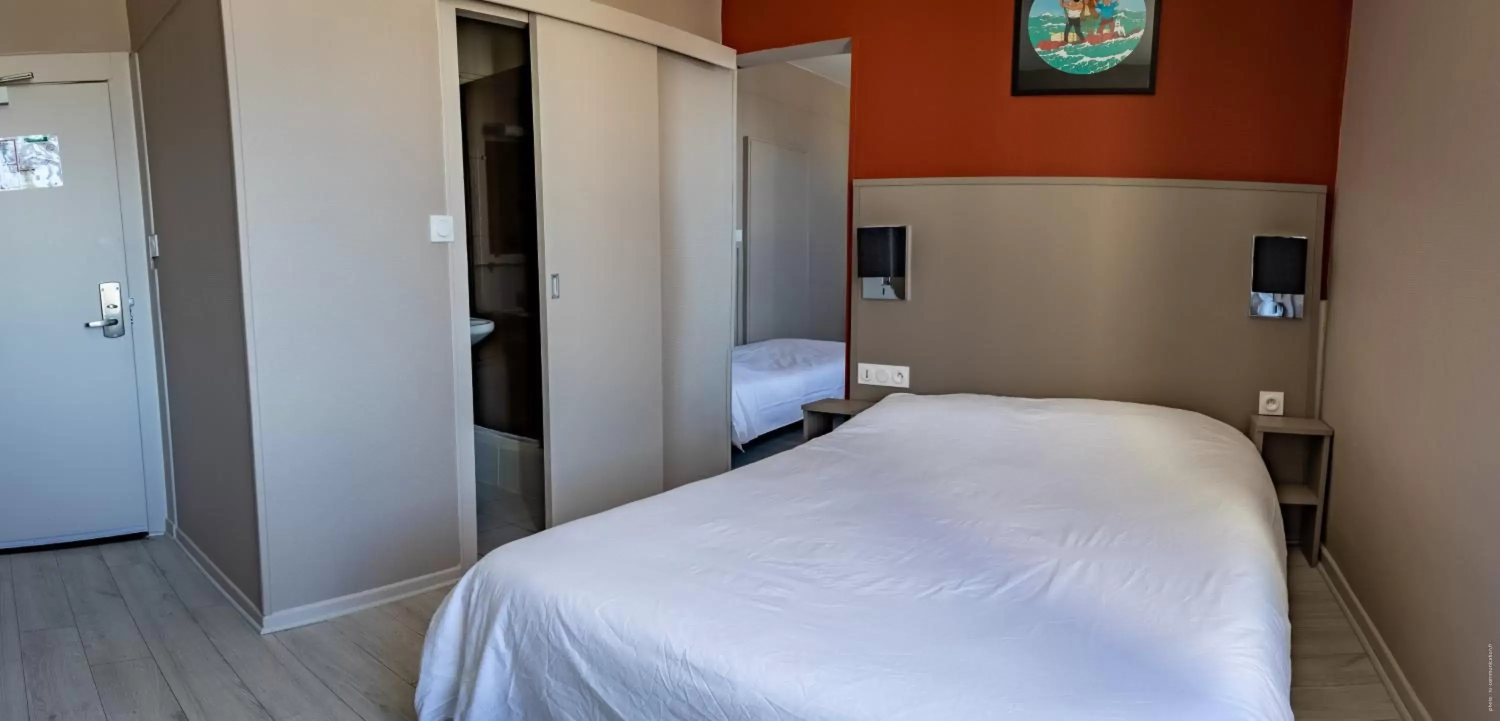 Photo of the whole room, Bed in Hotel de la Gare
