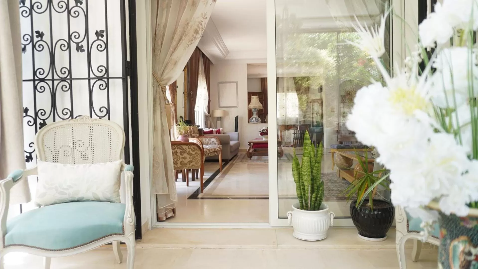 Living room in Dar Khereddine