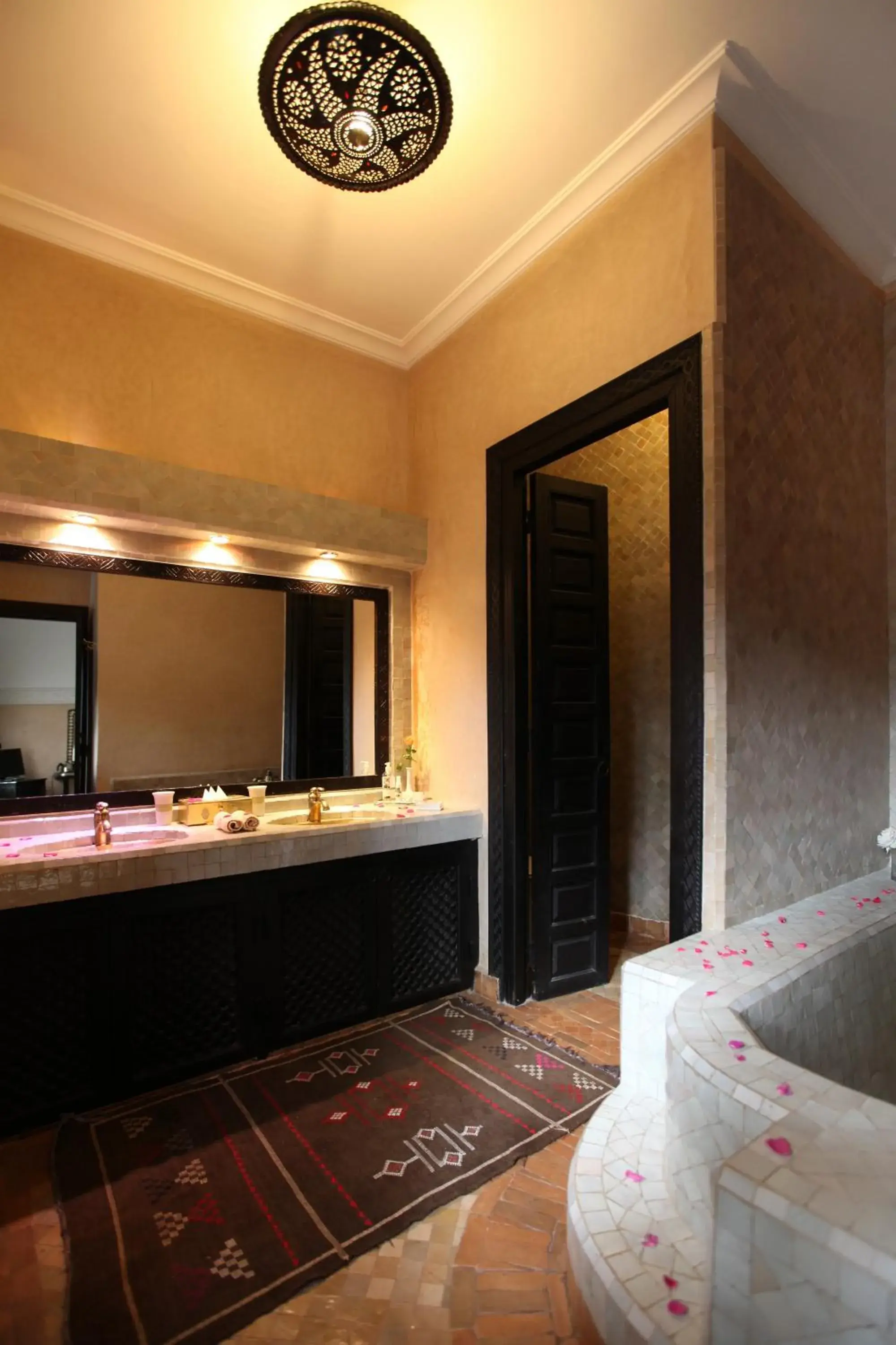 Bathroom in Riad Monceau