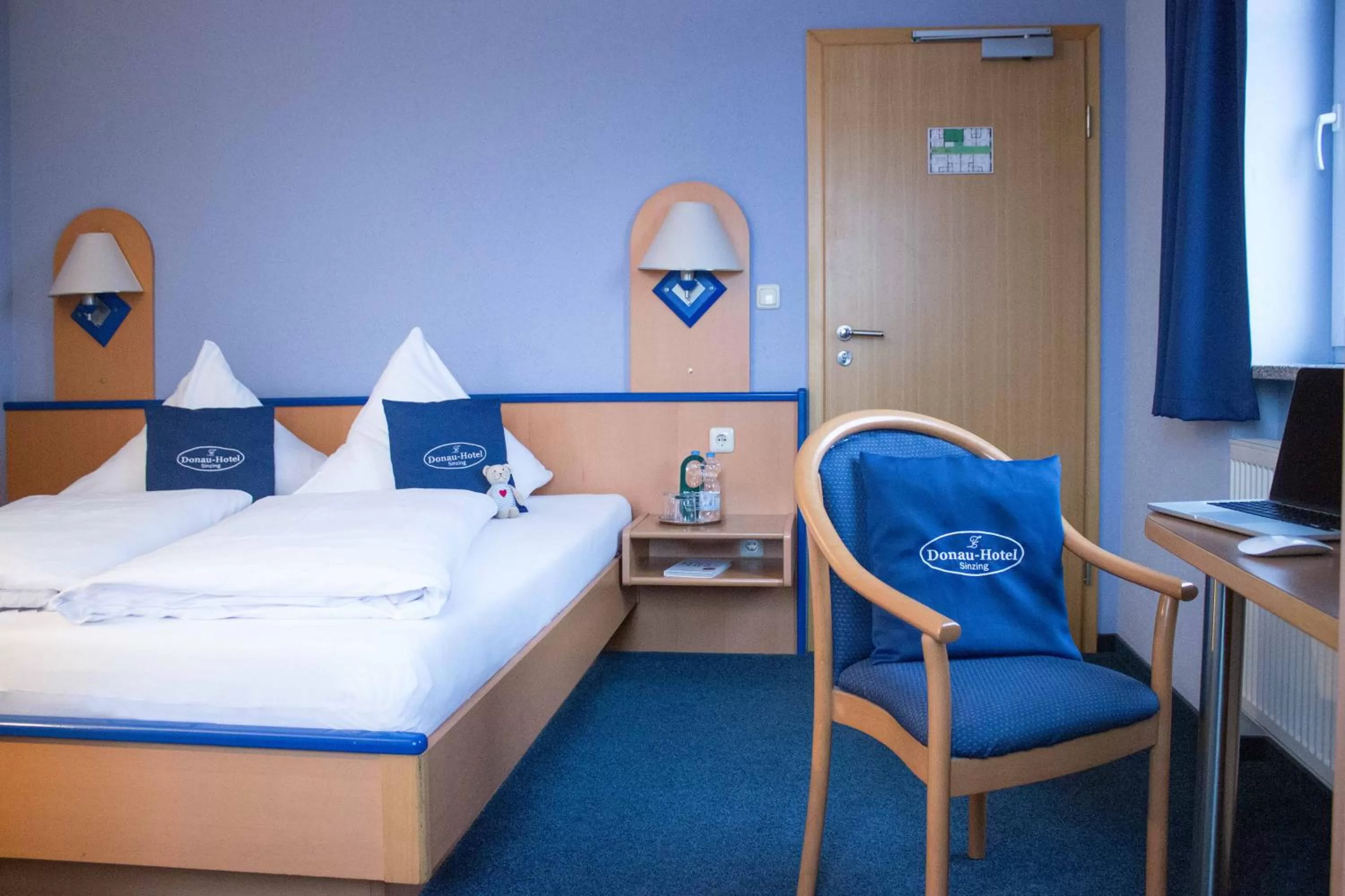 Photo of the whole room, Bed in Donau-Hotel