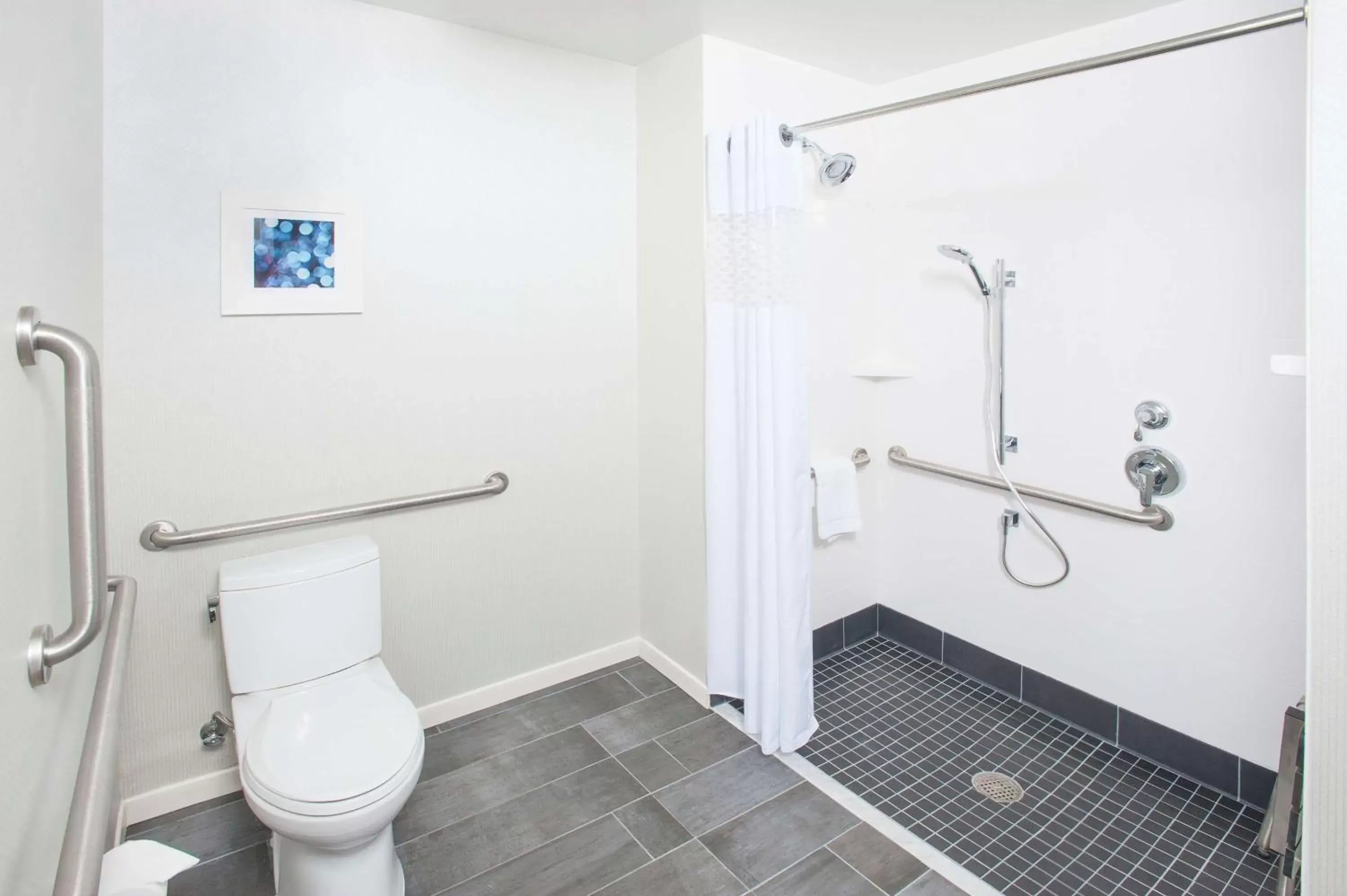 Bathroom in Hampton Inn & Suites LAX El Segundo