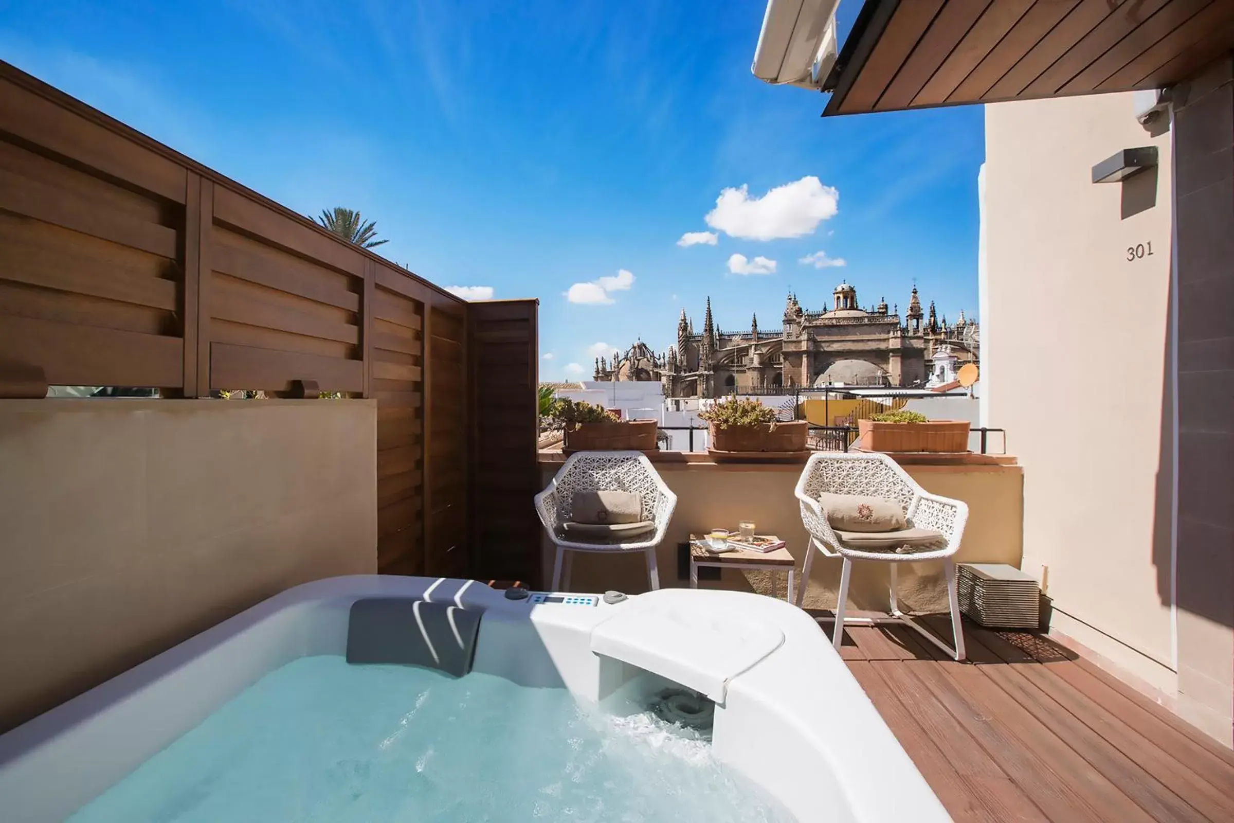 Hot Tub in Hotel Casa 1800 Sevilla